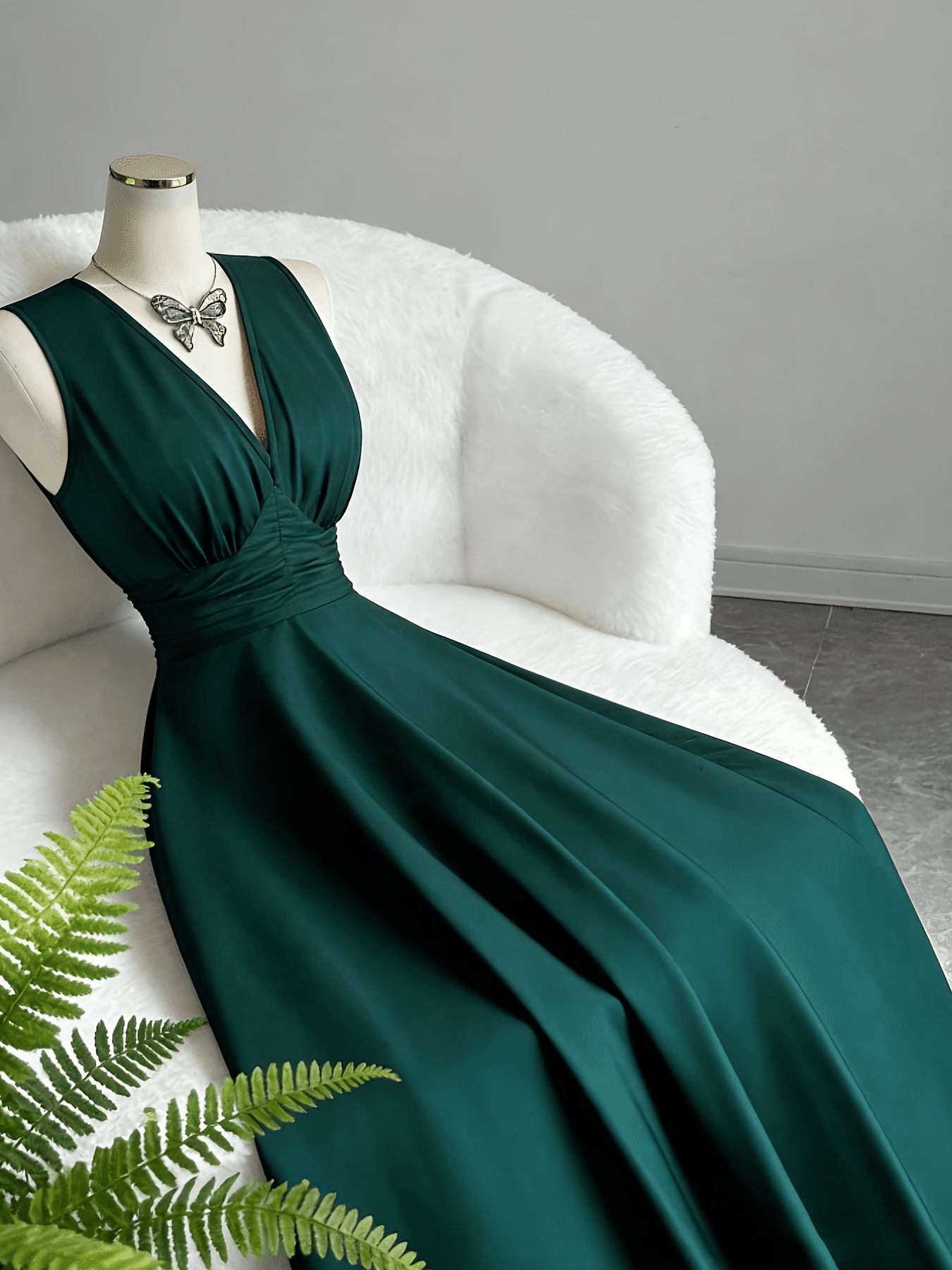 dark green dress wedding guest - Bahrain