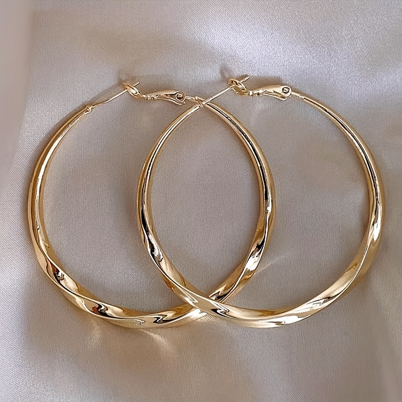 Image of 1 Pair Women's Fashion Hoop Earrings Exaggerated Easy Twisted Texture Large Circle Earrings Women's Middle Eastern Special Ramadan Daily Casual All-match Temperament Vacation Earrings Jewelry