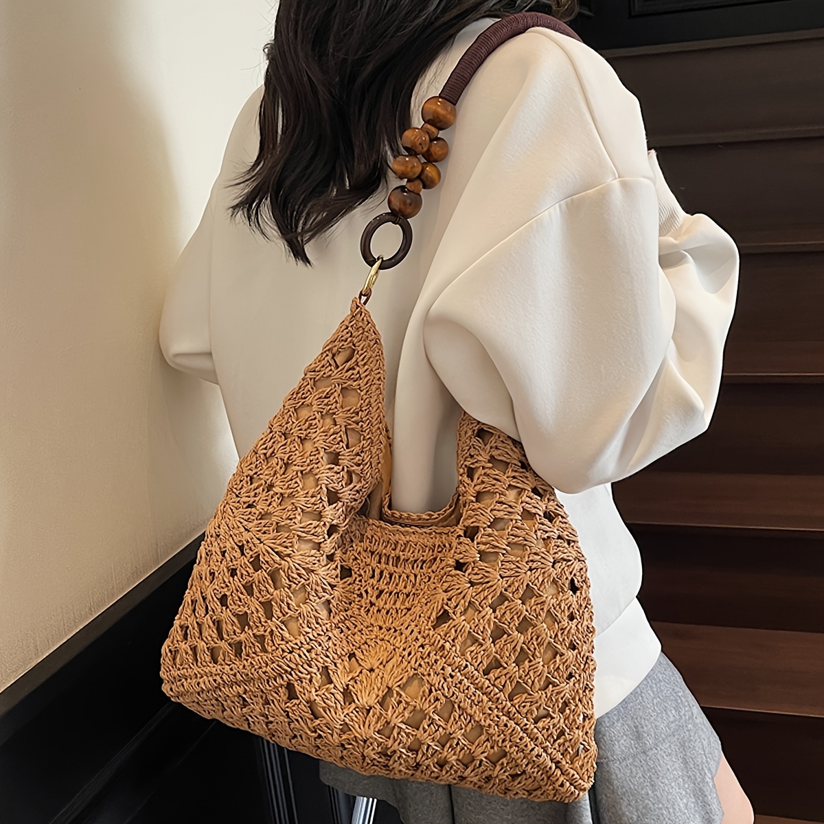 New Handmade Woven Bohemian Style Women'S Shoulder Bag, Featuring a Beaded Chain Decoration with Contrasting Colors And a Hollow Design, Suitable for Daily Commuting, Work, Vacation Trips, Beach Outings, Shopping