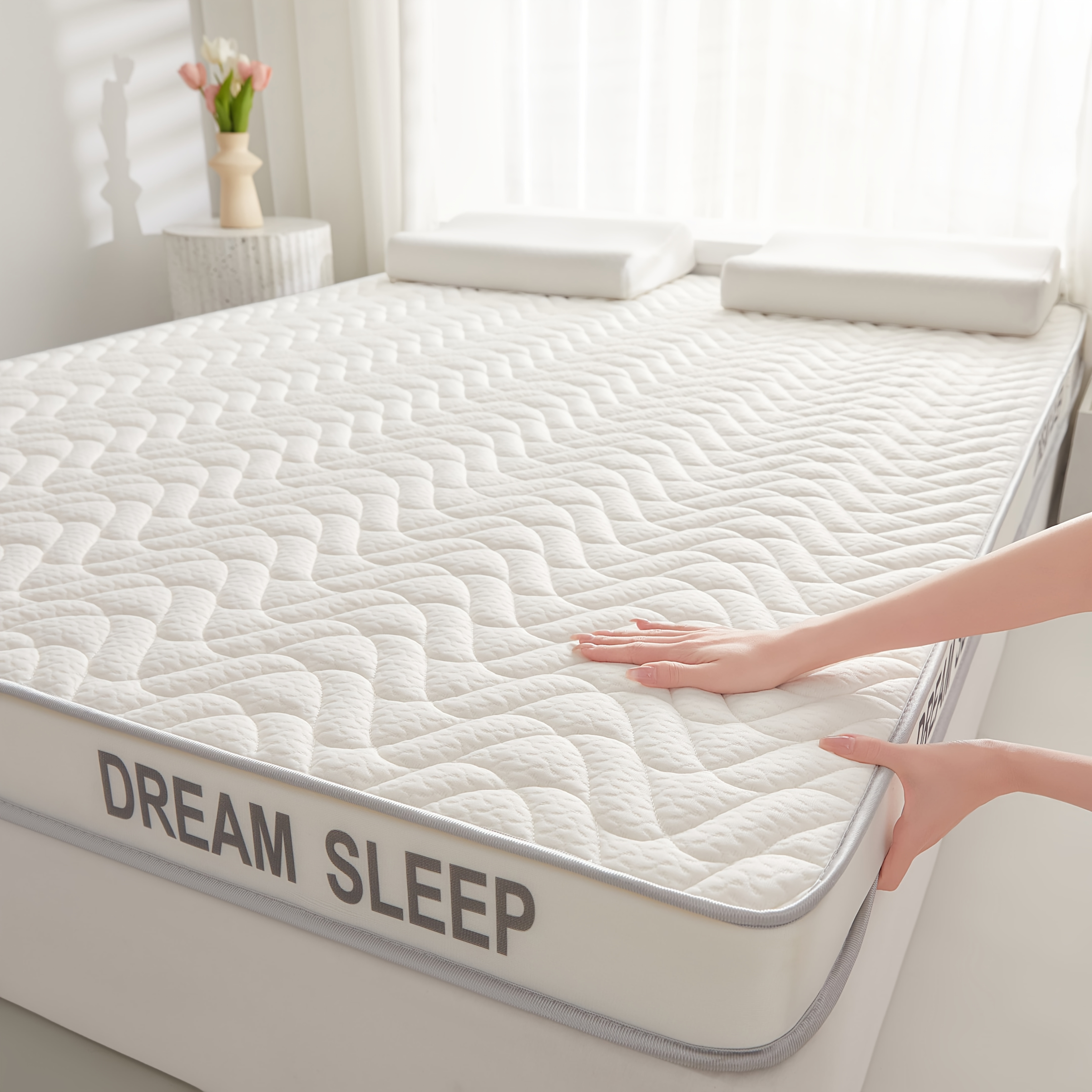 1pc 18d memory foam mattress with a latex layer   and memory foam filling overall thickness is 5 8cm   features an exquisite lattice pattern and design offering       and    