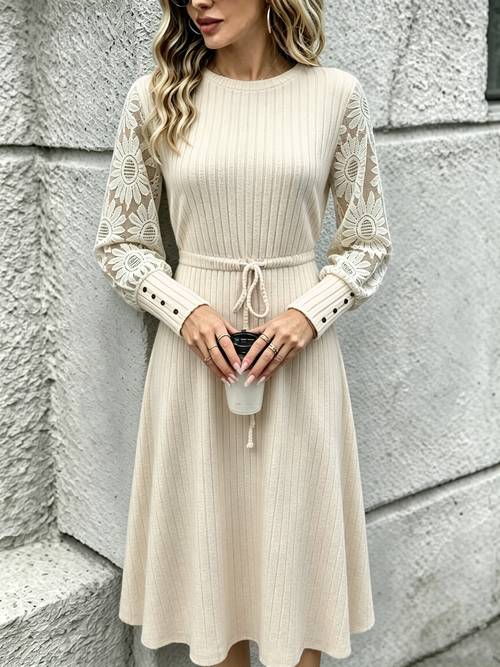 poza articolului rochie de damă stil rustic franțuzesc cu floarea-soarelui, dantelă decupată, mânecă lungă, talie verticală cu nervuri, lungime medie, material 3d cu pungi, croitorie cu cusături drepte, design plat și cu șnur elastic, potrivită pentru navetă, cumpărături, de după-amiază, universală, delicată