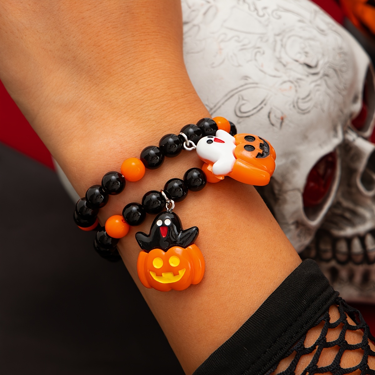 TEMU Juego de 2 pulseras elásticas de cuentas con colgante de calabaza de Halloween, brazalete con cuentas redondas negras y naranjas, pulsera con