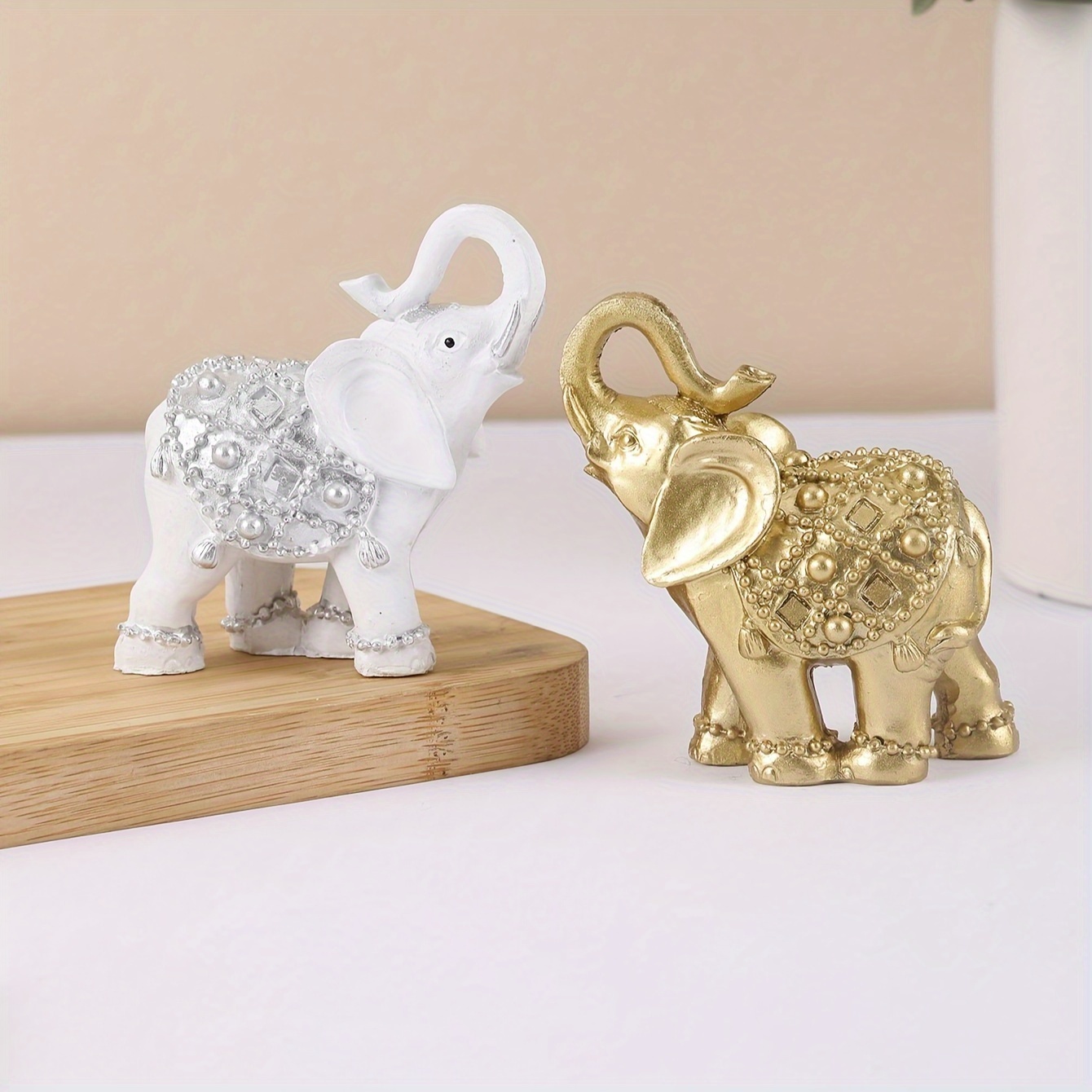 

1pc, European-style Elephant Figurines, Decorative Resin Crafted Ornaments, White And Golden With Bejeweled Accents, Elegant Home Decor Items