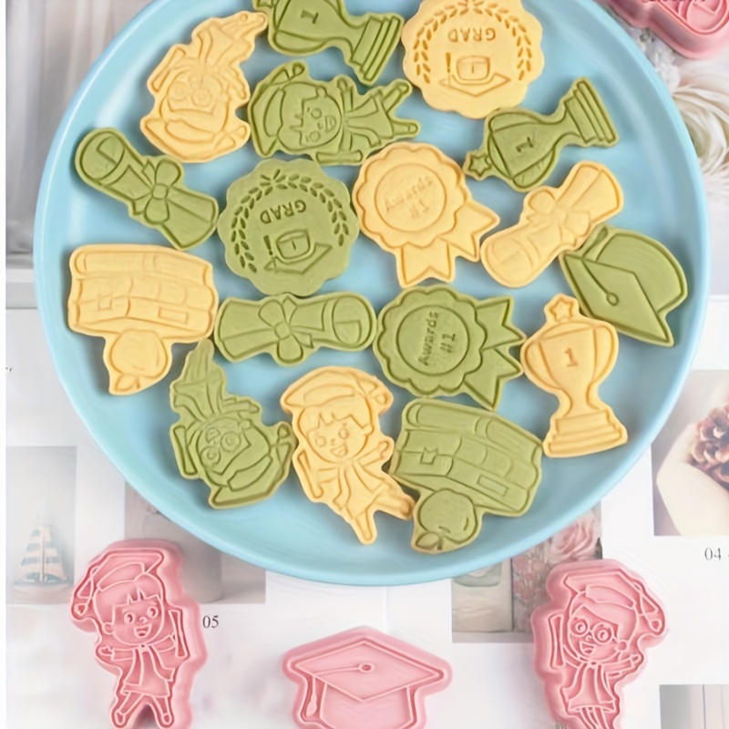 

8pcs, Graduation Season 3d Cookie Cutter Set, Plastic Baking Molds For Sugar Frosted Biscuits And Cake Decoration, Pressable Biscuit Mold For Home Use, Baking Tools, Diy Supplies