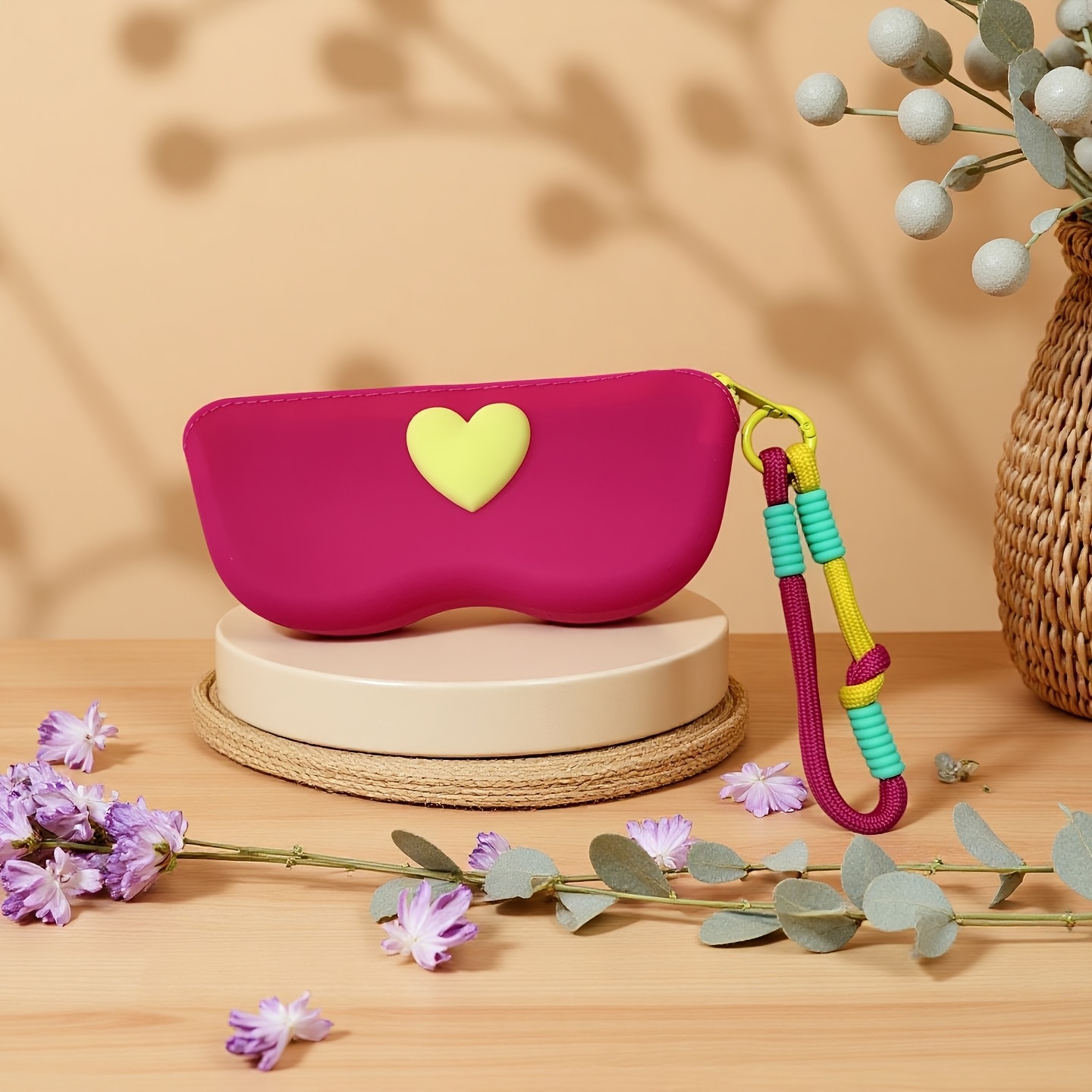 TEMU Waterproof Heart-shaped Silicone Glasses Case With Zipper And Anti-slip Hand-woven Lanyard, A Lightweight, Soft, And Portable Pouch That Hung On