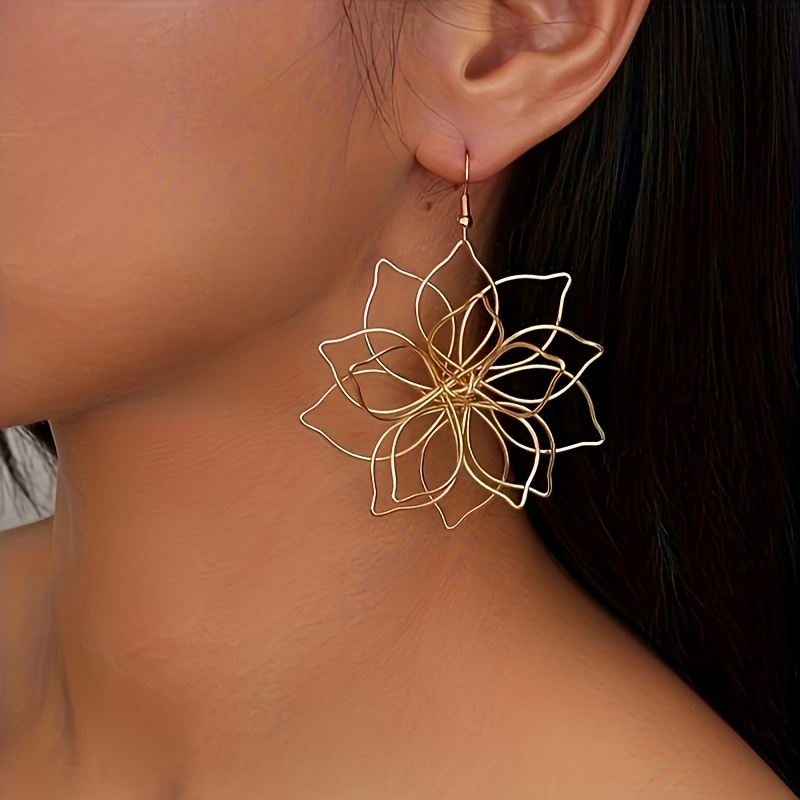 

Exquisite Hollow Flower Design Dangle Earrings Elegant Vacation Style Alloy Jewelry Delicate Female Gift