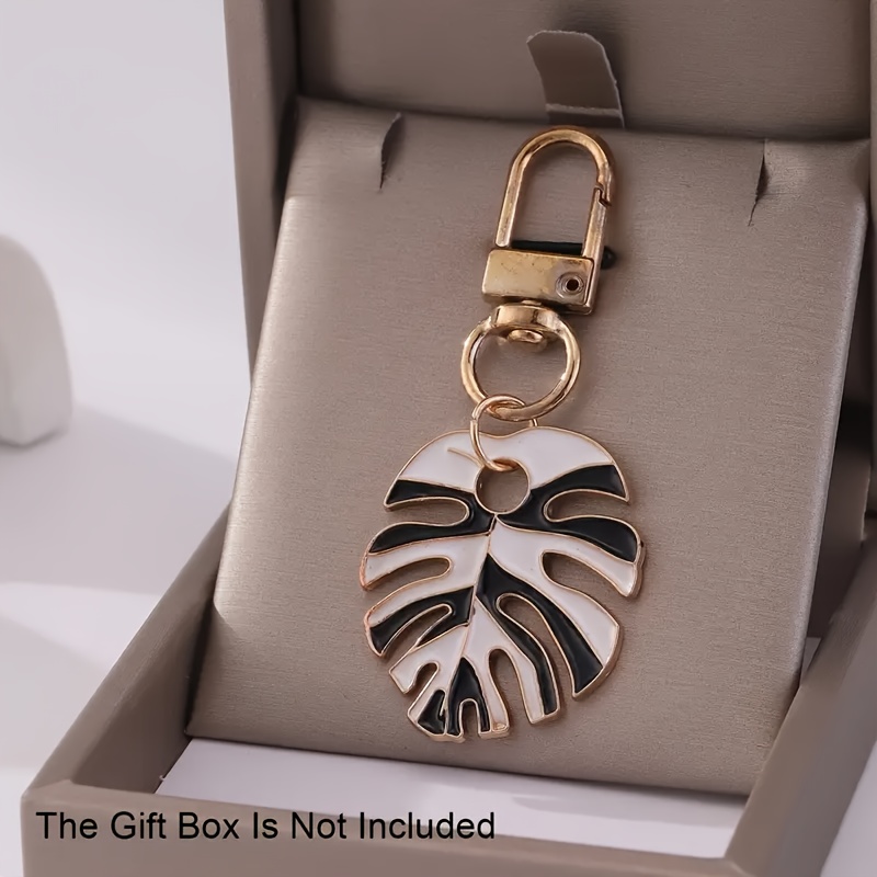 Leaf-Shaped Keychain Compatible for Handbags & Purses