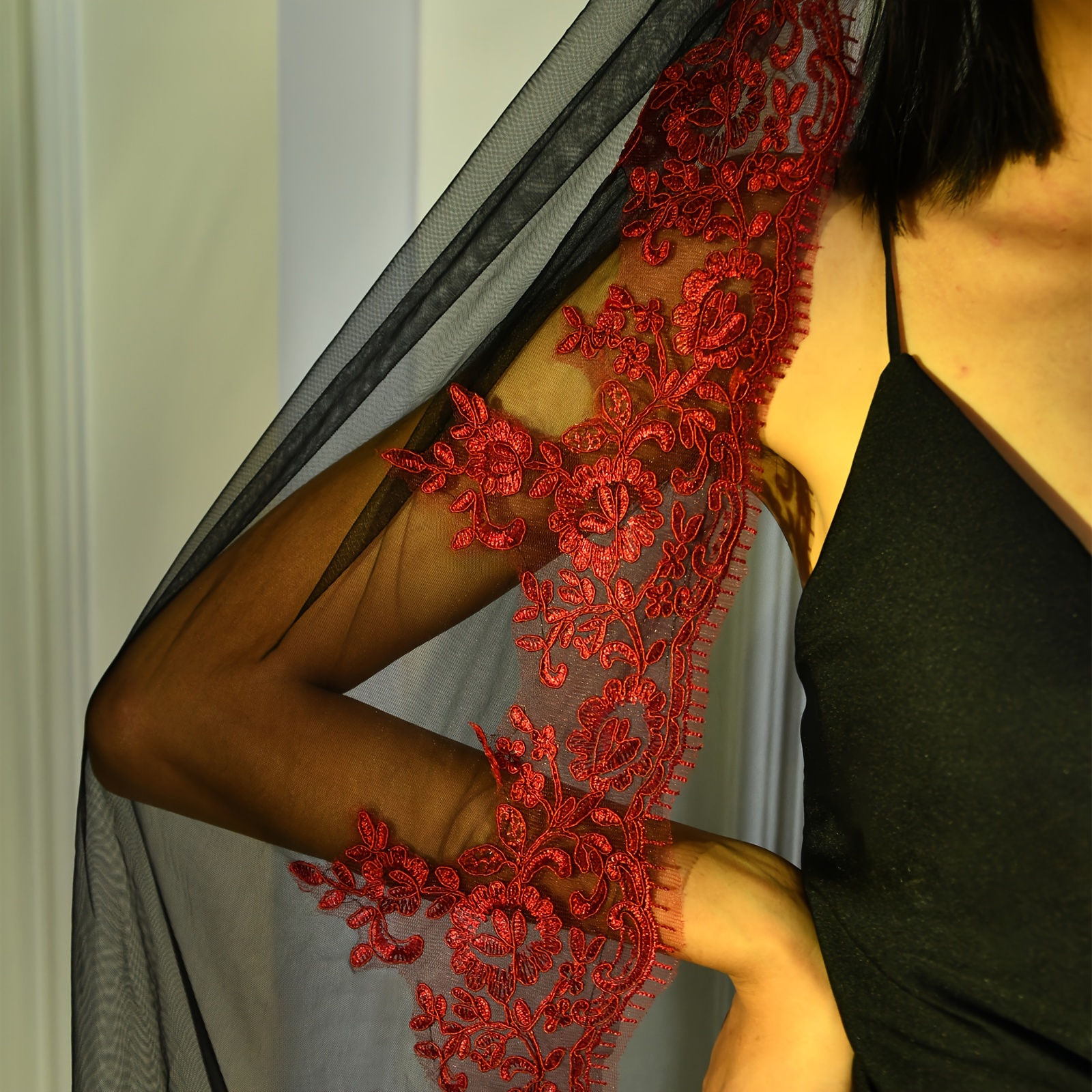 элегантная свадебная вуаль с гребнем   длинный черный бордовый вышитый дизайн   свадебный аксессуар для женщин детали 3