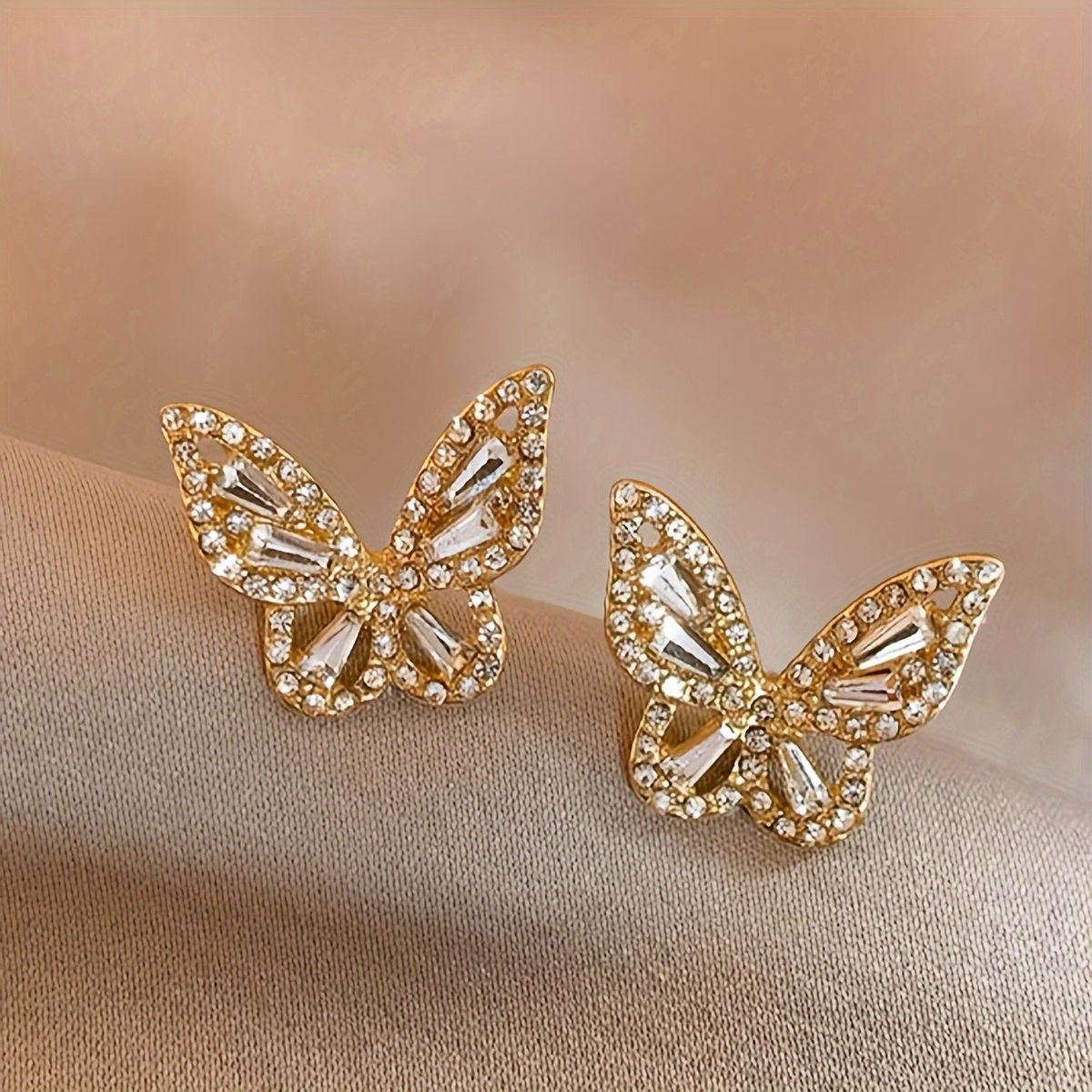 

Elegant Vintage Butterfly Clip-on Earrings With Rhinestones, No Plating Zinc Alloy, Fashion Ear Clips For Women -