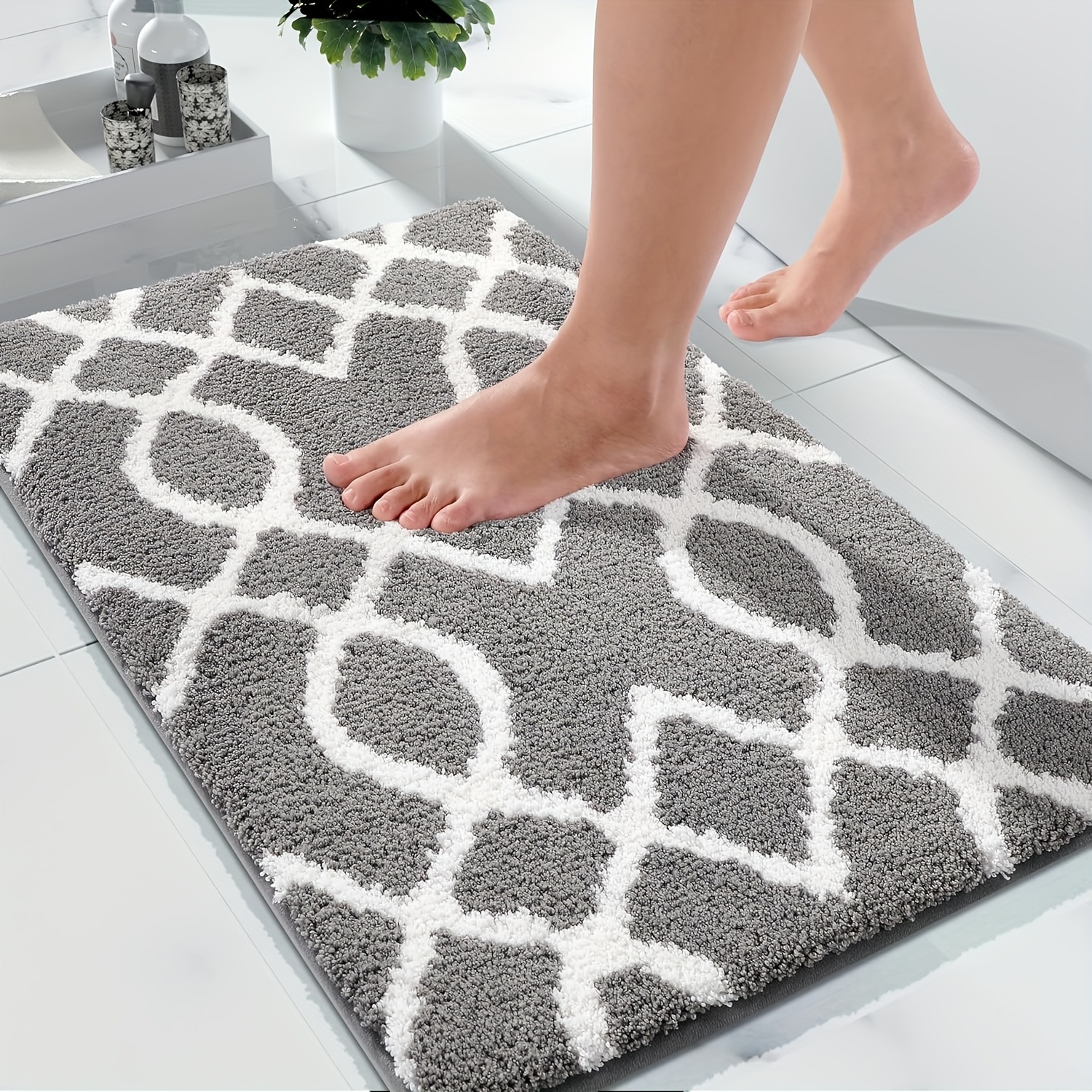 

Super Soft Plush Bathroom Rug, Non-slip, Water Absorbent, Machine-washable Microfiber Bath Mat, Ideal For Bathtub And Shower, Grey, 24 X 17 Inch, Best For Christmas