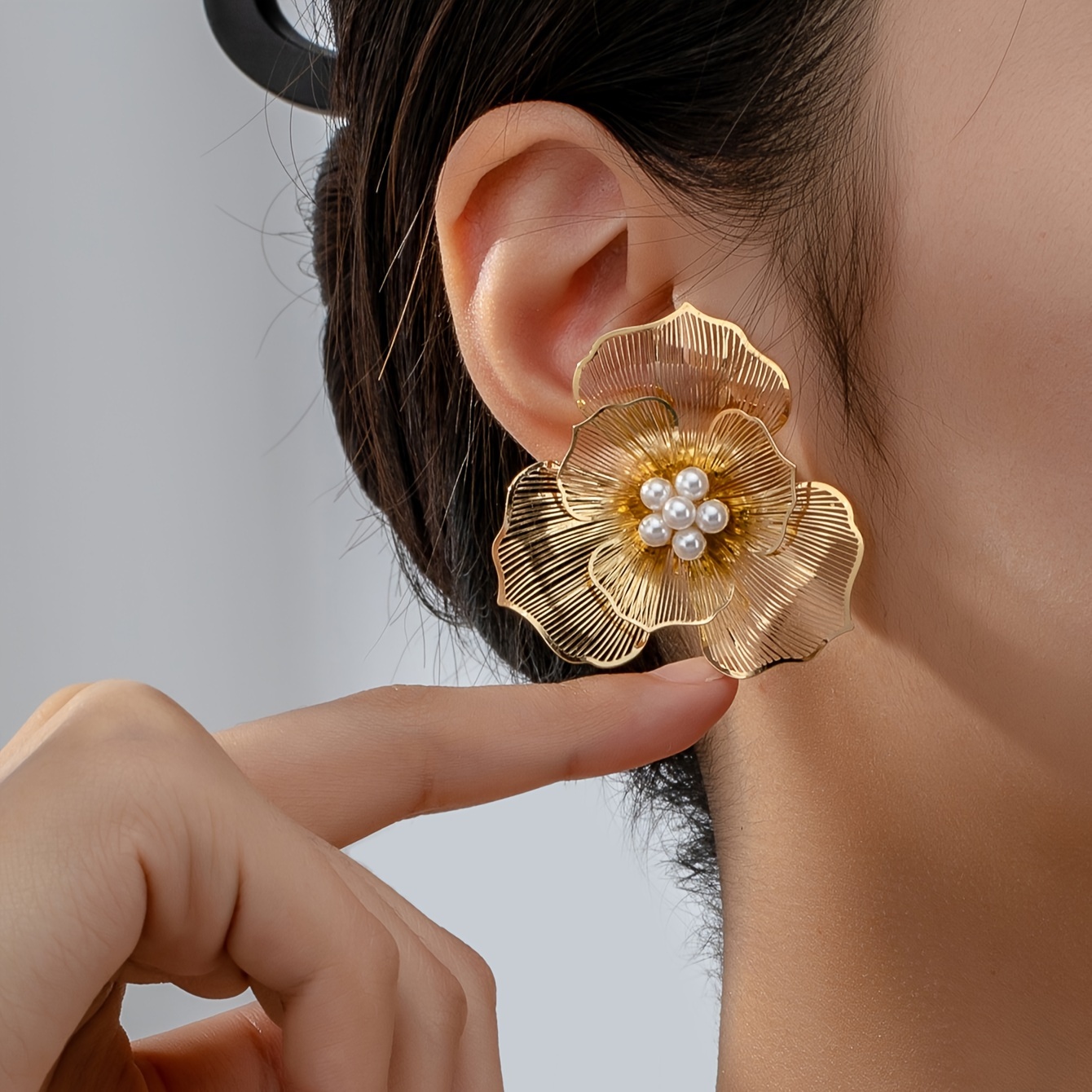 

Vintage Boho Flower Stud Earrings With 14k Golden Plating And Imitation Pearl - Copper Earrings For Women, Elegant Fashion Earrings For Daily And Gift ,