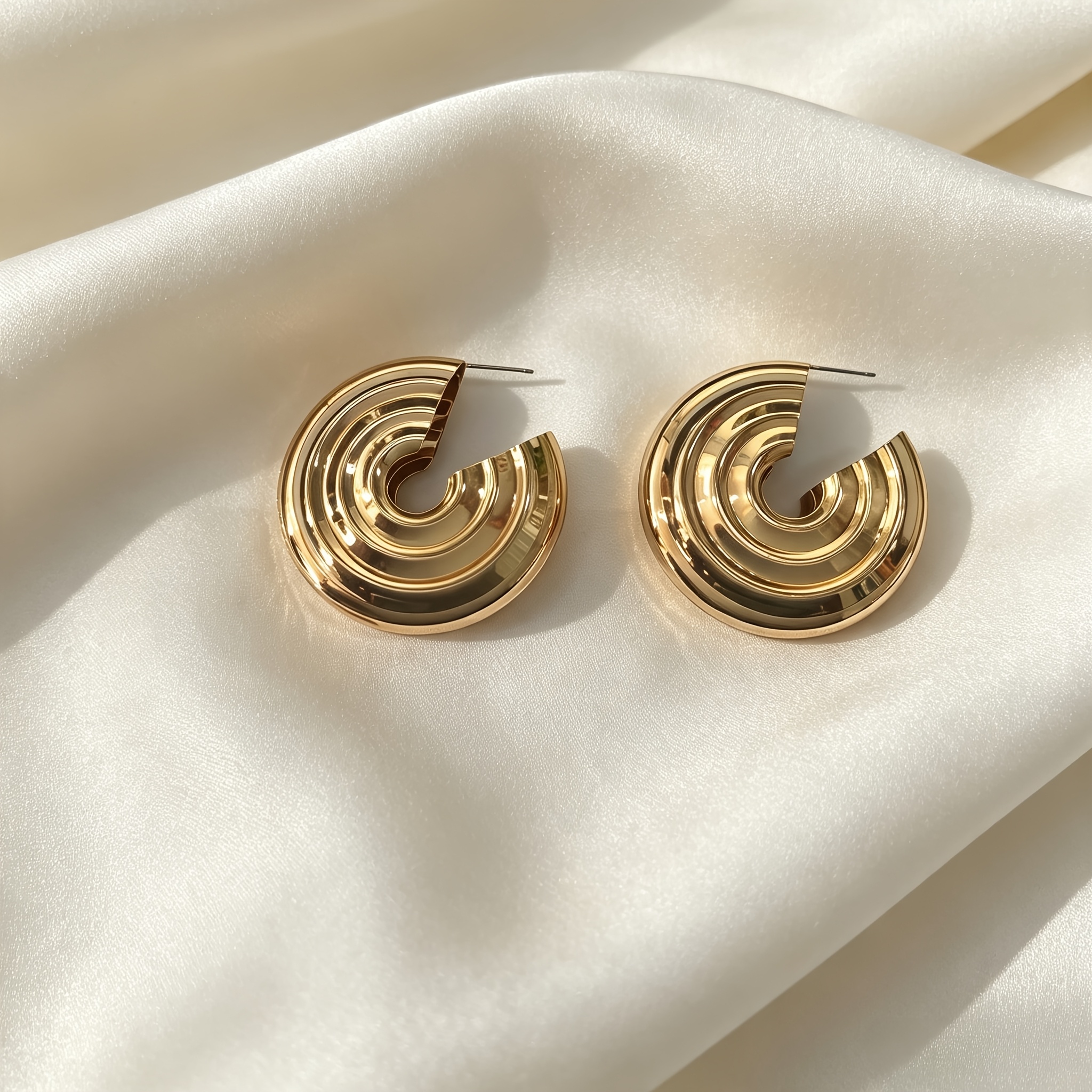 Women's 3D Geometric Circular Imitation Vortex Spiral Hoop Earrings