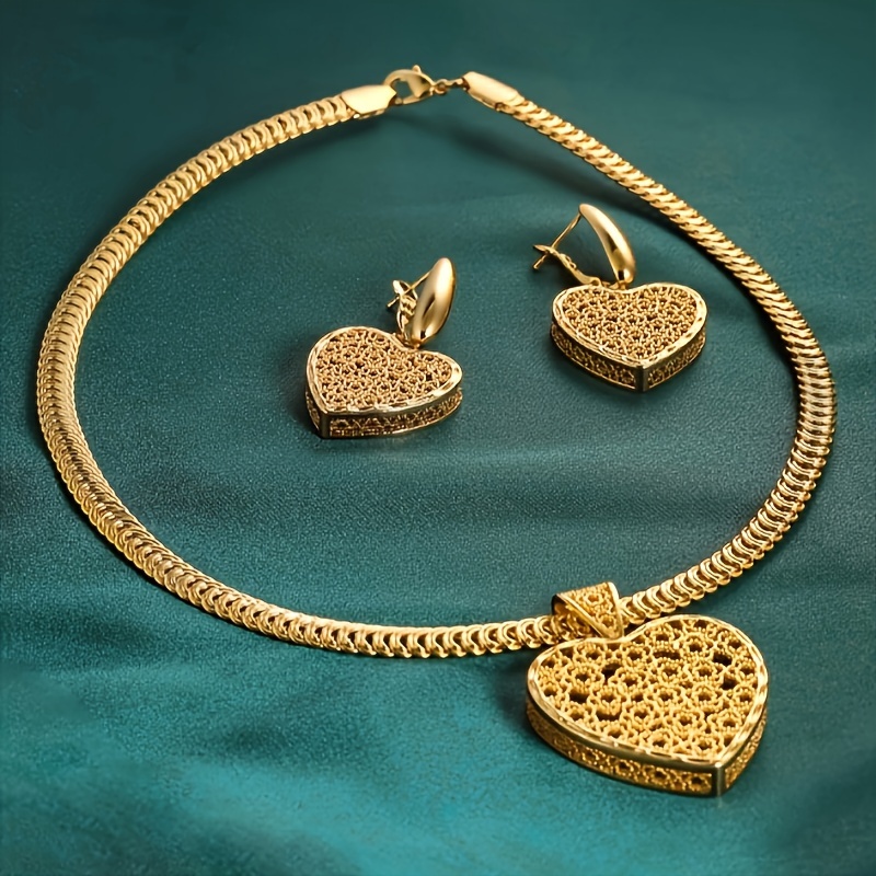 

2pcs/set 18k Gold Plated High End Necklace And Earrings Ladies Jewelry Set, Finely Crafted Heart Pendant With Exquisite Gift Box, Perfect Gift For Friends And Girlfriends