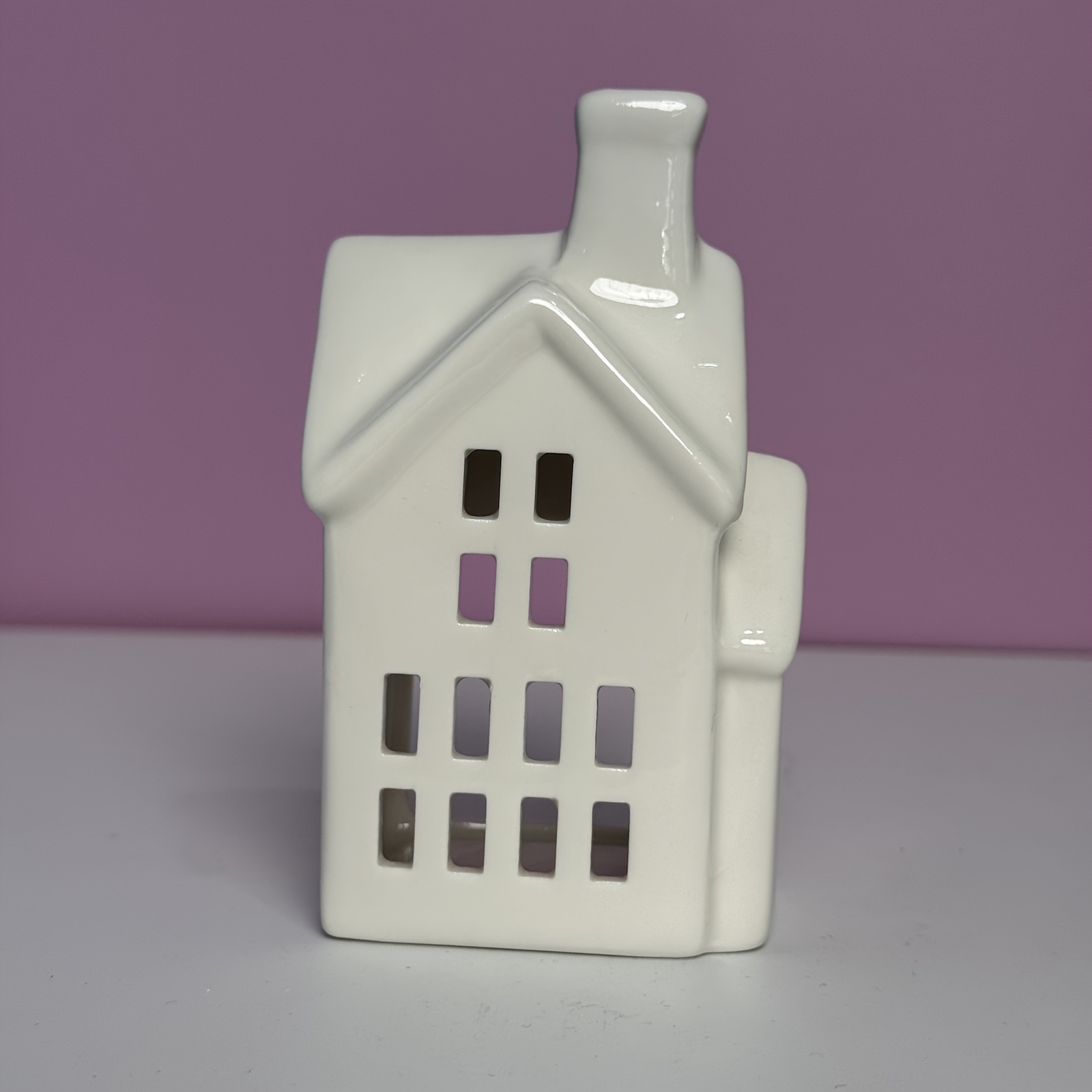 TEMU 1pc Elegant White Decoration, Classic Christmas And Halloween Tabletop Ornament, No Power Required, Shelf Decor For Holiday Atmosphere