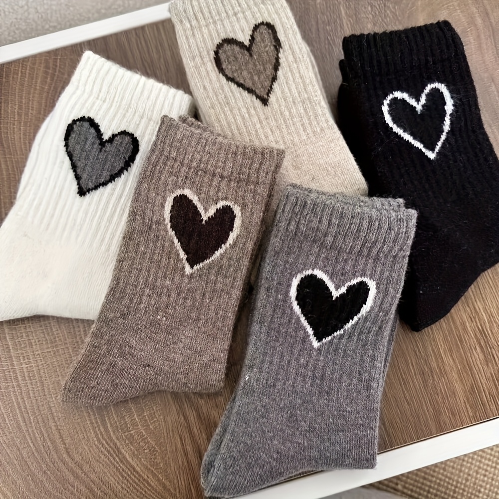 E-shop 5 Paar Vier-Jahreszeiten-Socken, Trendiger Japanischer Stil -Farbton Herz-Mid-Calf Stapelschuhe