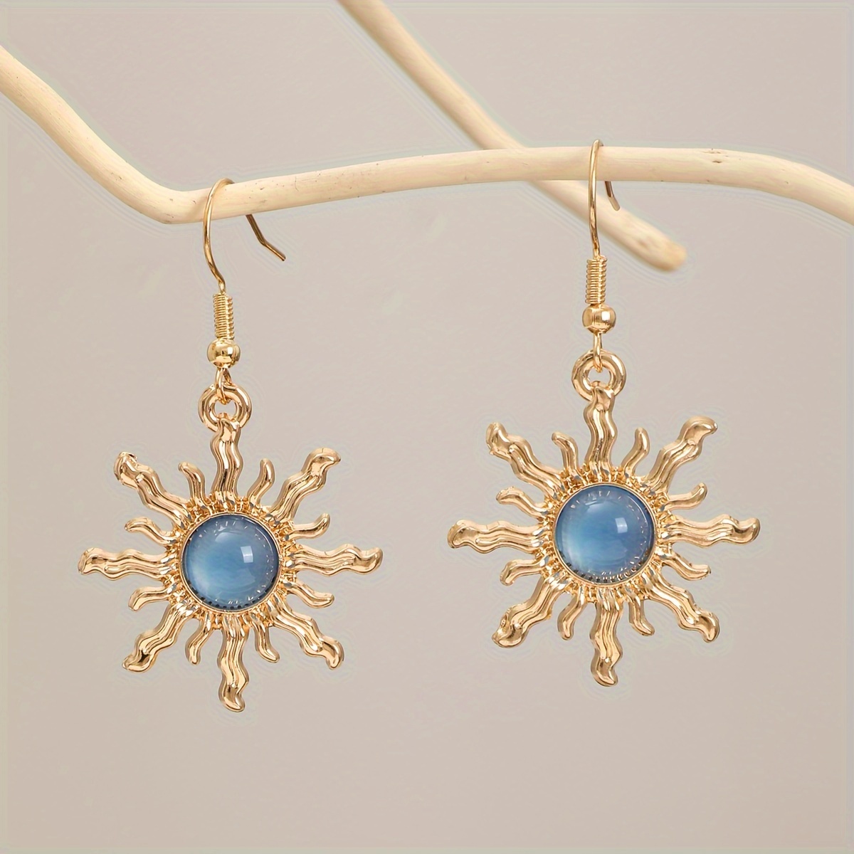 A Pair Of Cool Sun-shaped Earrings, Suitable For Daily Wear, Holiday Gift