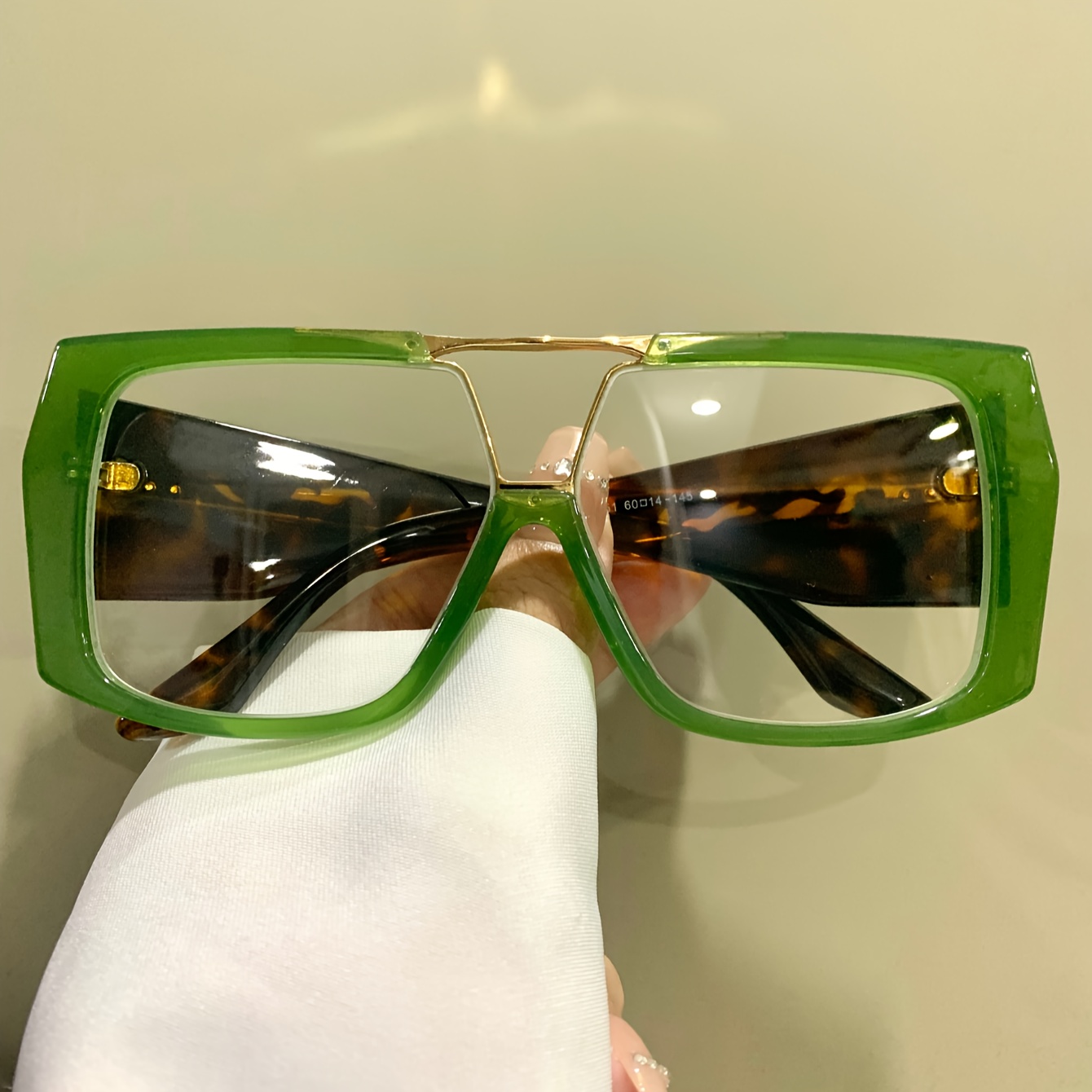1pc unisex classic retro square large frame y2k trendy  display picture 3