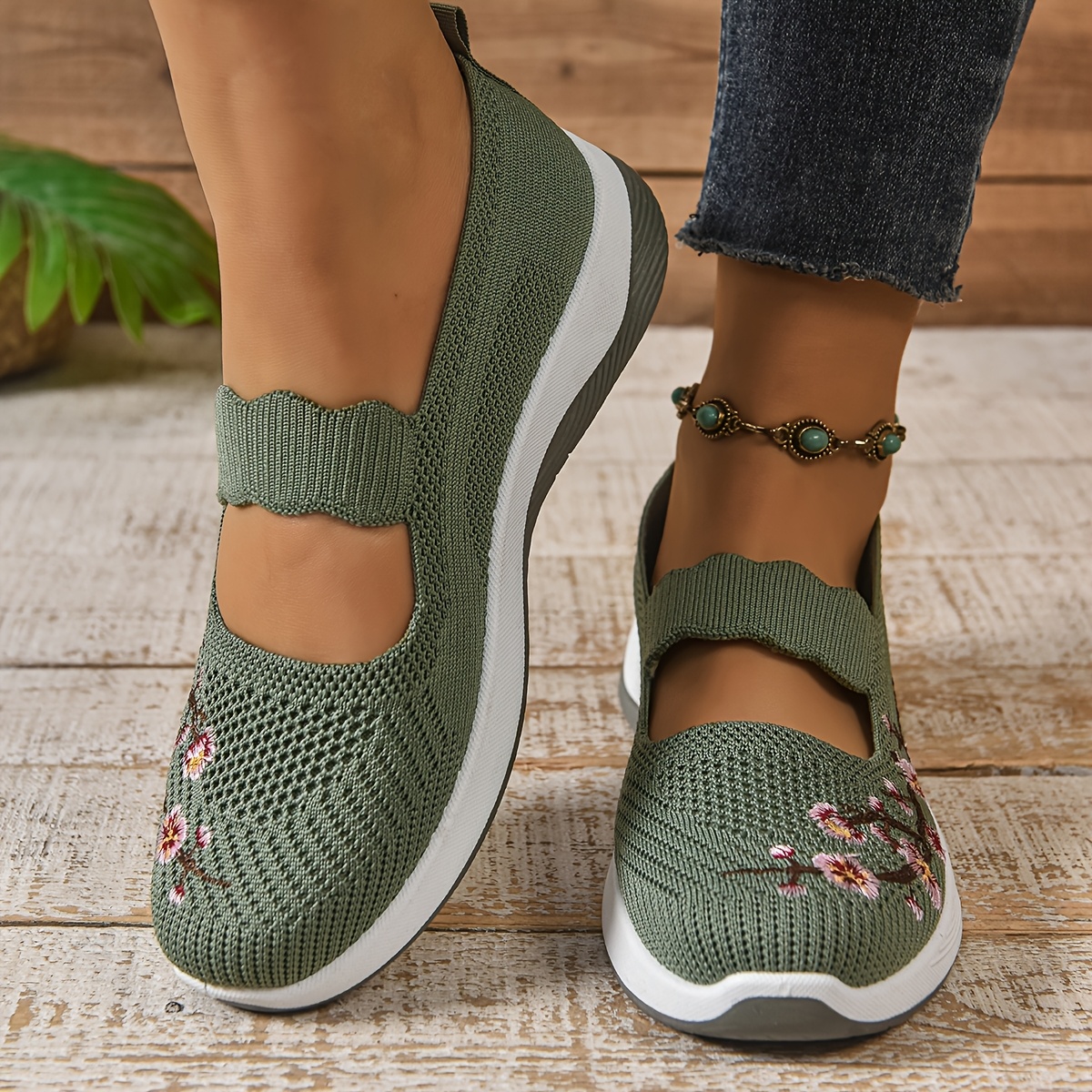 Women's Casual Sneakers - Breathable Low-Top Shoes with Rubber Sole, Fabric Upper & Lining, One-Snap Closure, All-Season Comfort for Casual Attire