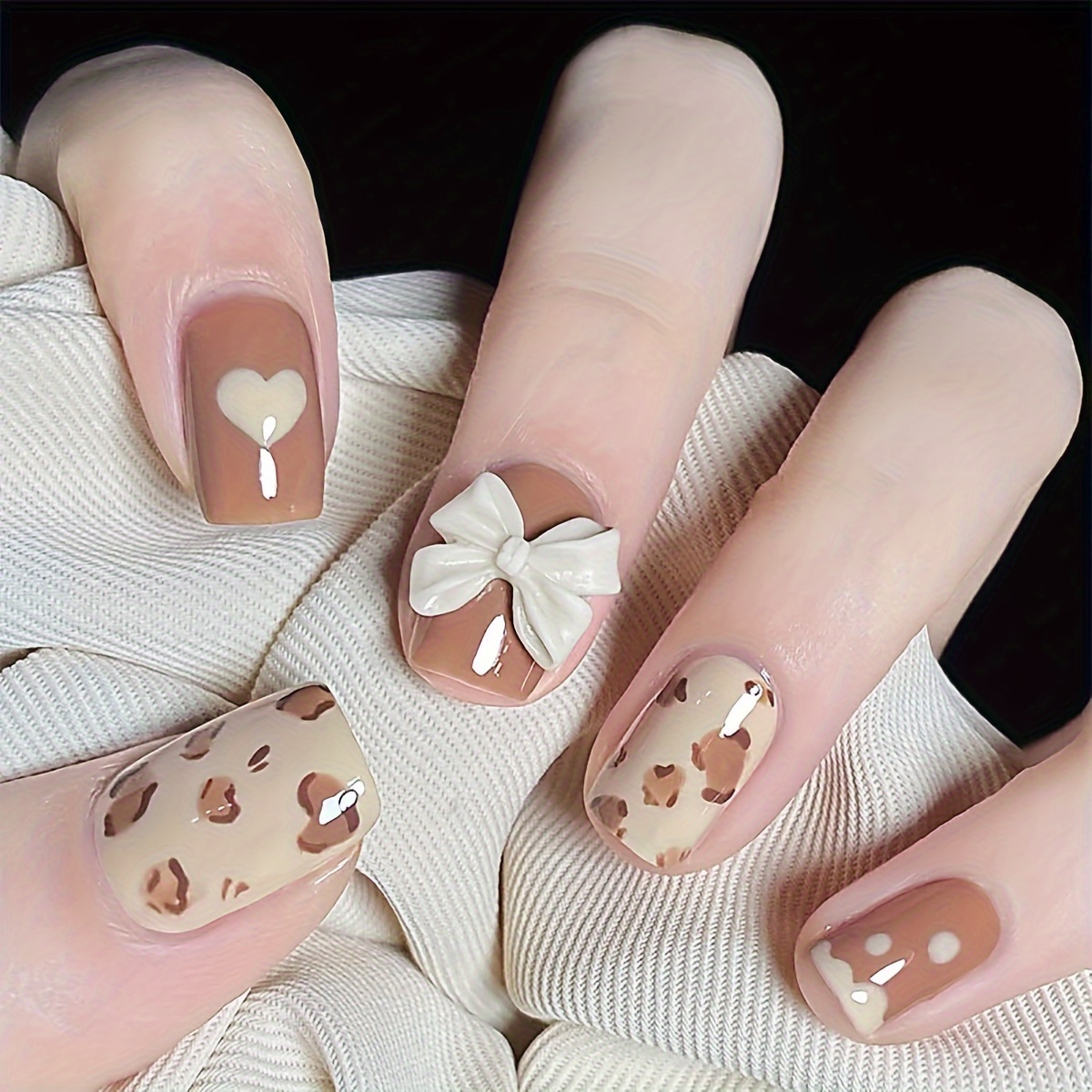 Image of Enhance Your With A Set Of 24 Short Square-shaped Heart 3d Bow Full-cover Fake Nails For Women And