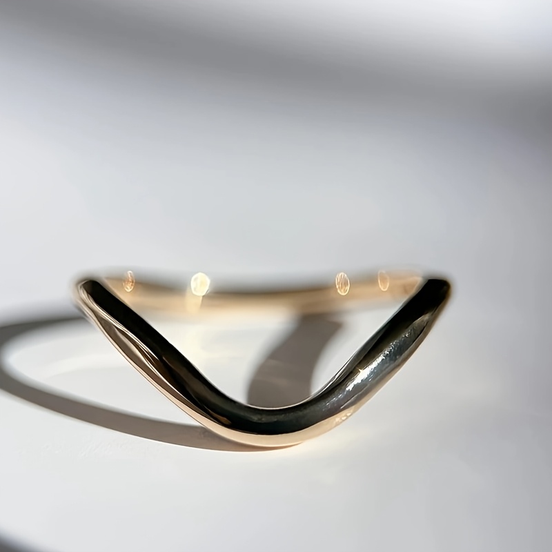 Women's Minimalist V-Shaped Ring, Perfect for Valentine's Day Gift