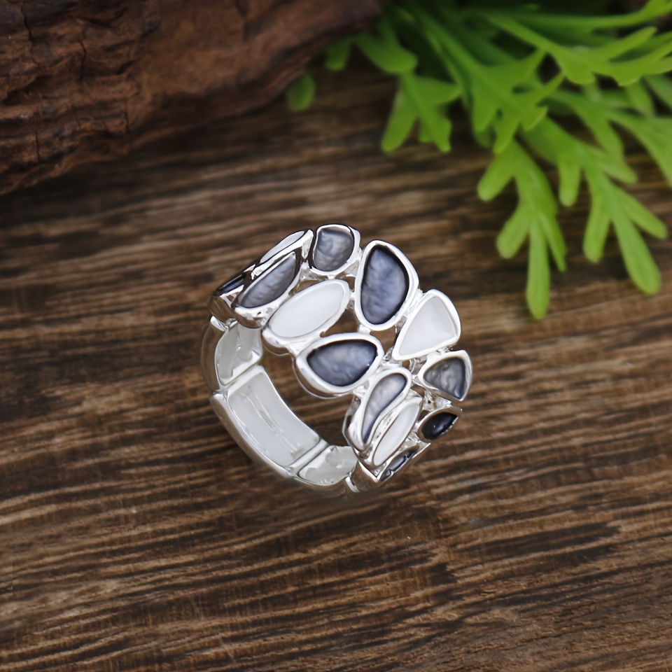 TEMU 1pc Women's Fashion Hollow-out Leaf Stretch Ring, Golden And Silvery Enamel Color Adjustable Finger Ring, Suitable For Daily , Travel Vacations,