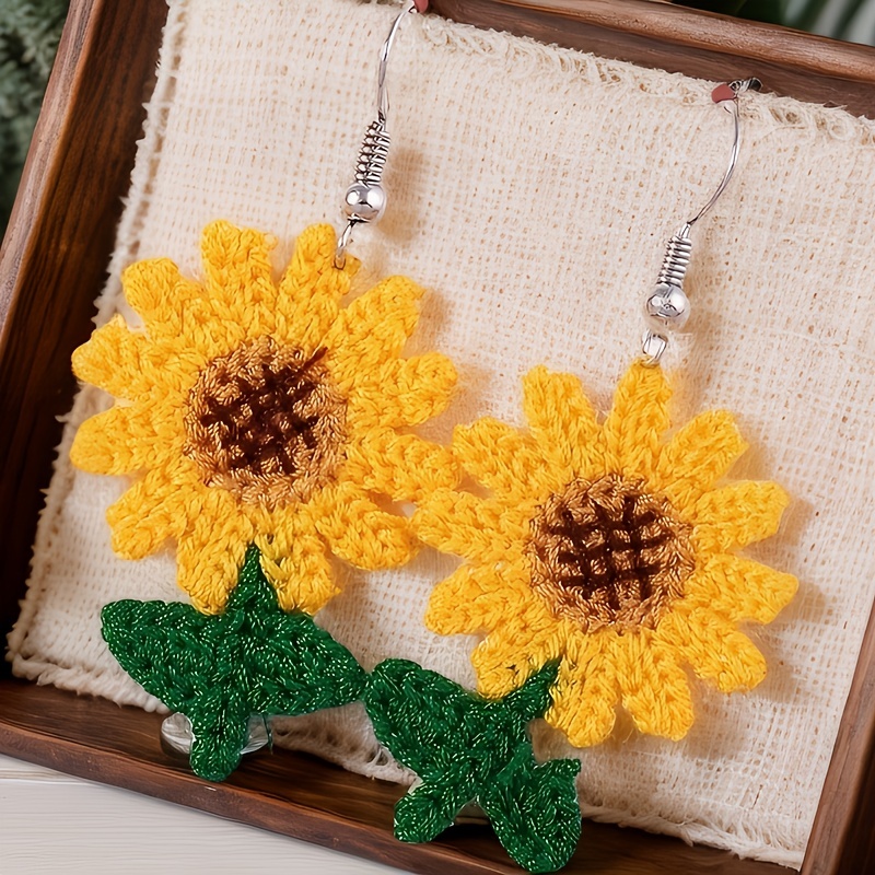 Cute Pastoral Style Pendant Earrings, Fashionable Sunflower/red Flower Knitted Design For Daily Wear And Party Decoration