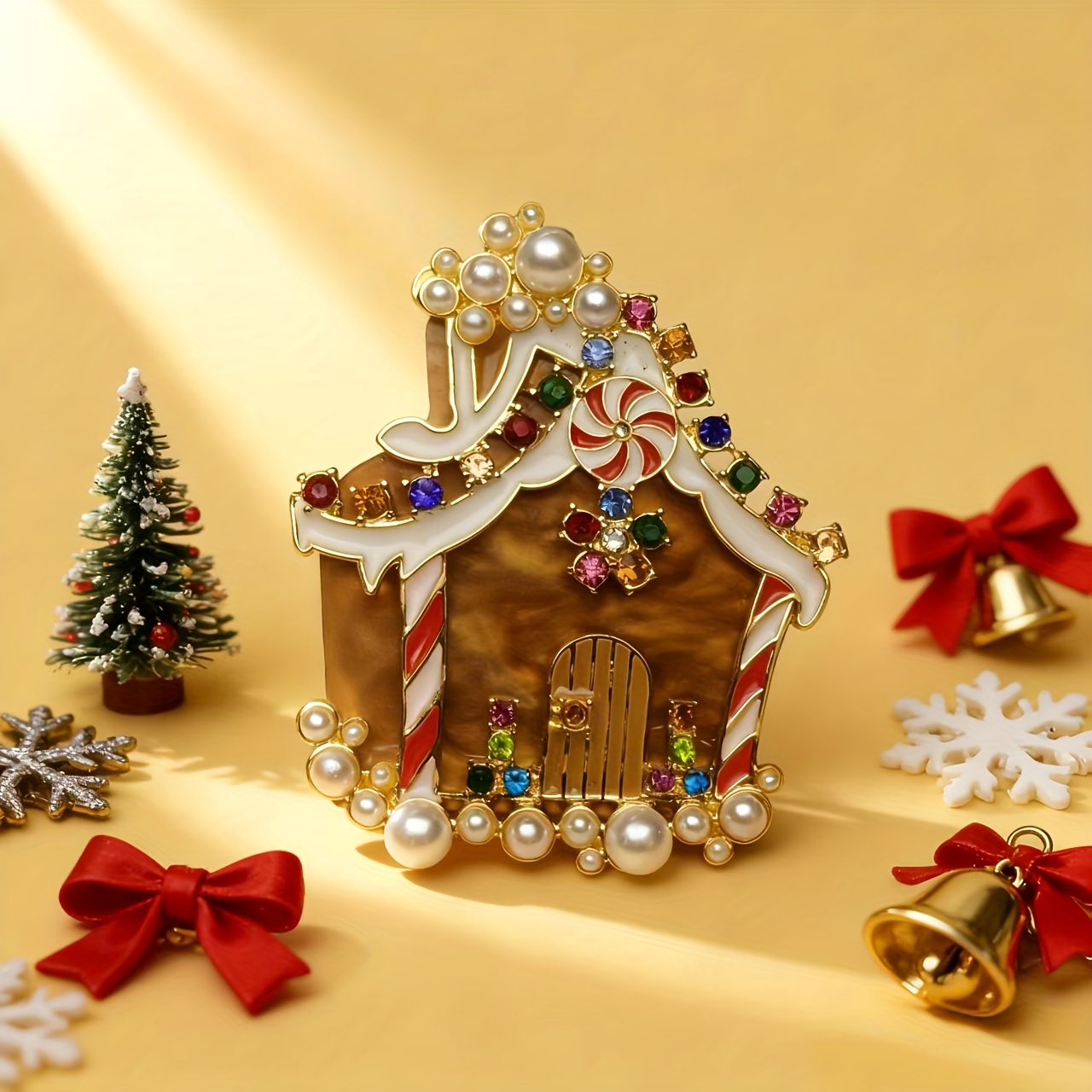 Image of 1pc Artificial Resin Christmas Gingerbread House Brooch, Accessory, Christmas Lover Pin With And Rhinestone Vintage Style