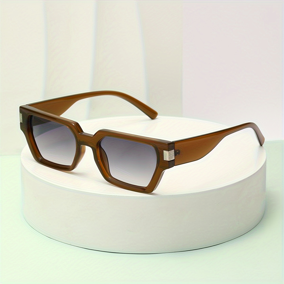 1pc Brown Frame Retro Square Sunglasses Men Fashion Rivet Sun
