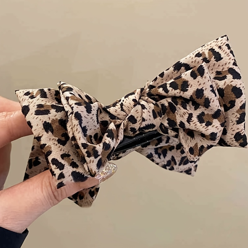 1 Leopard Print Hairpin, Plastic Hair Accessory, Suitable For Women, Non-feather Design, Suitable For Hairstyles, Fashionable Fabric Leopard Print Pattern, Suitable For Daily Wear And Parties