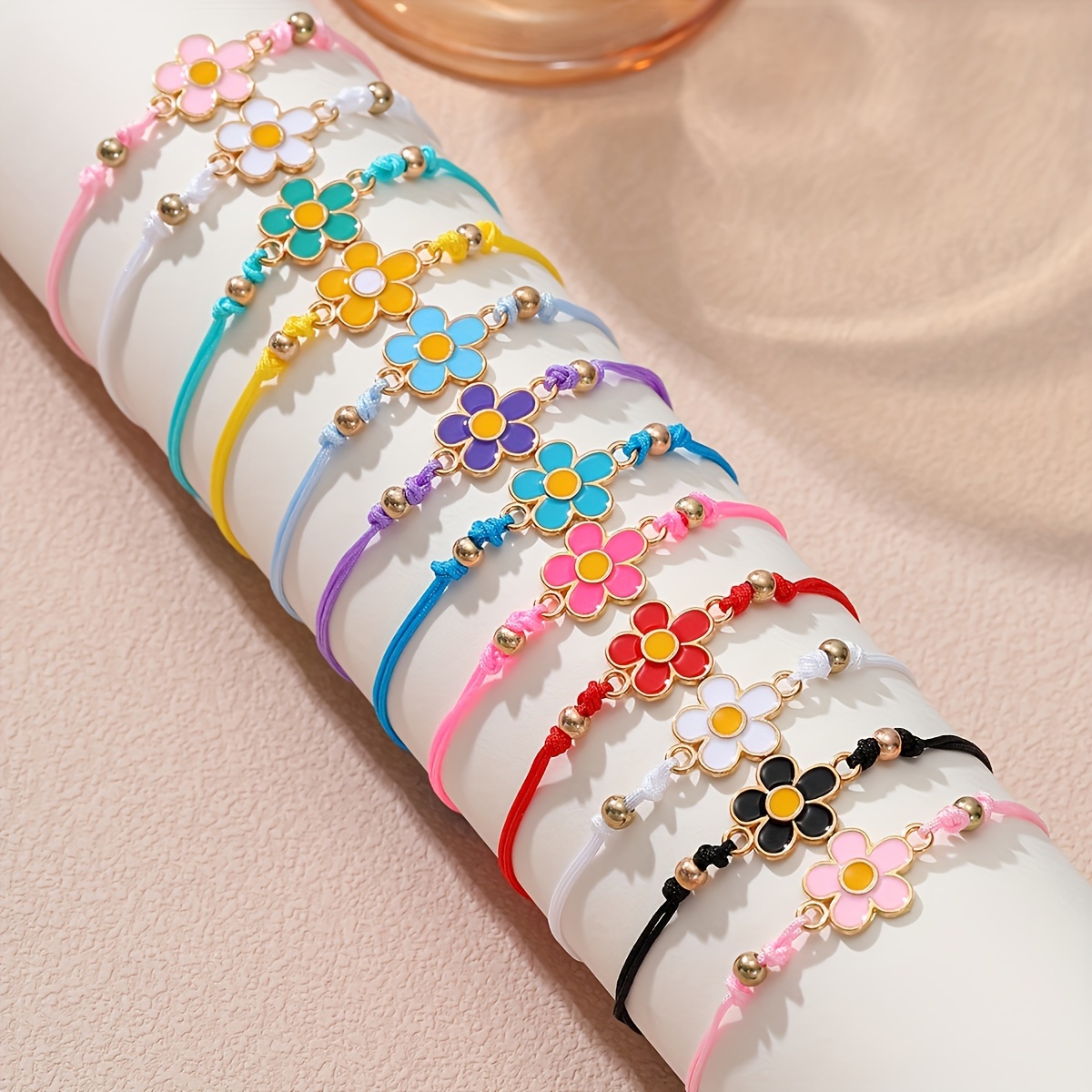 E-shop 12-teiliges Set mit Entzückenden Bohemian-Blumen-Charm-Armbändern - Bunte Perlen- & Geflochtene Designs, Zinklegierung, Ideal für den &