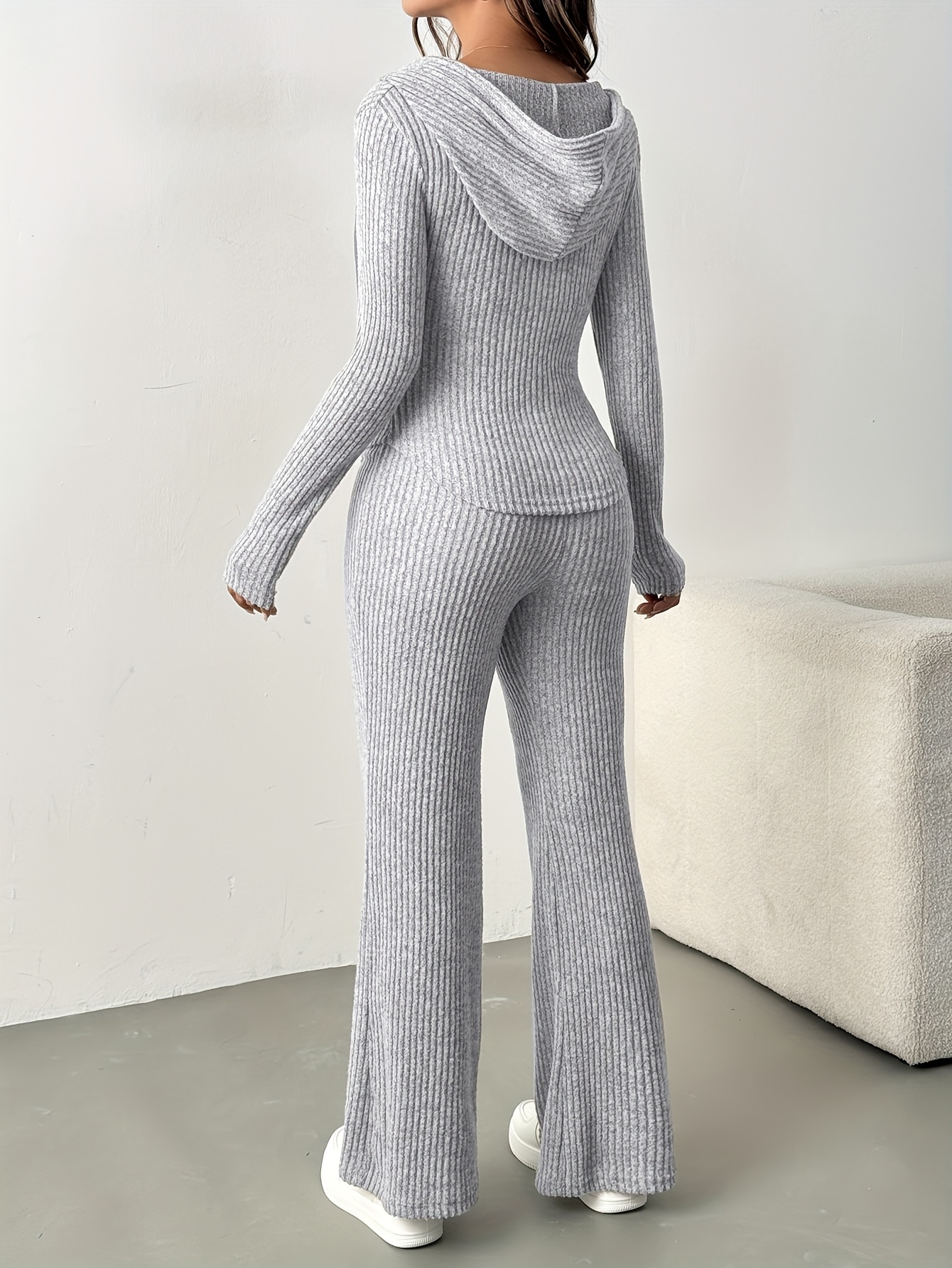 Back view of the solid color casual suit