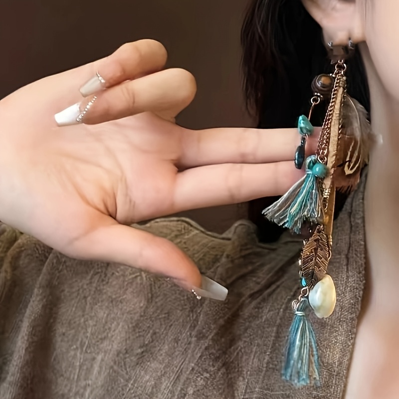 A Fashionable And Versatile Temperament Ethnic Style Feather Ear Hook A45
