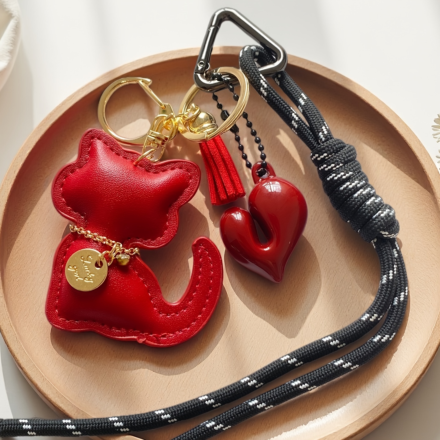 TEMU Cat-shaped Keychain With Fashionable Heart-shaped Decoration And Tassel, Triangular Spring Design, Creative Keychain For Women's Clothing