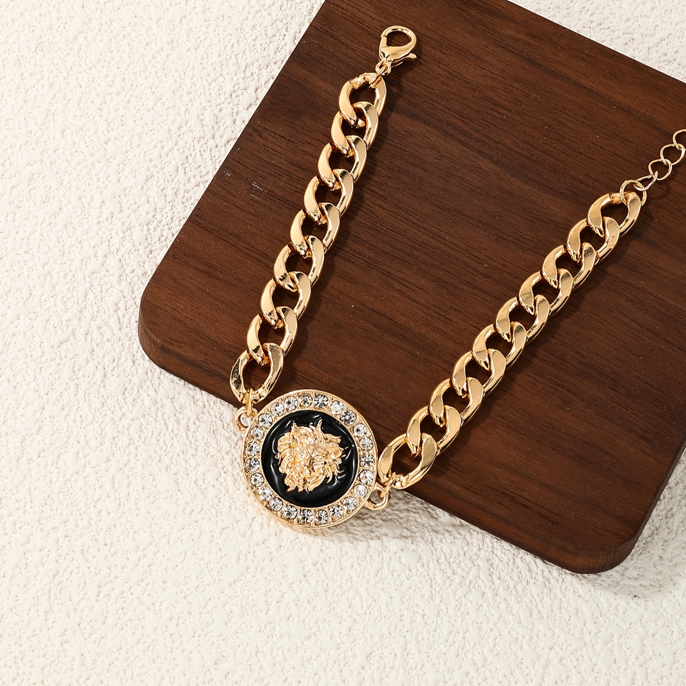 TEMU Bracelet tendance haut de gamme style Europe et orientale et Amérique, maillons cubains, tête de lion géométrique incrustée