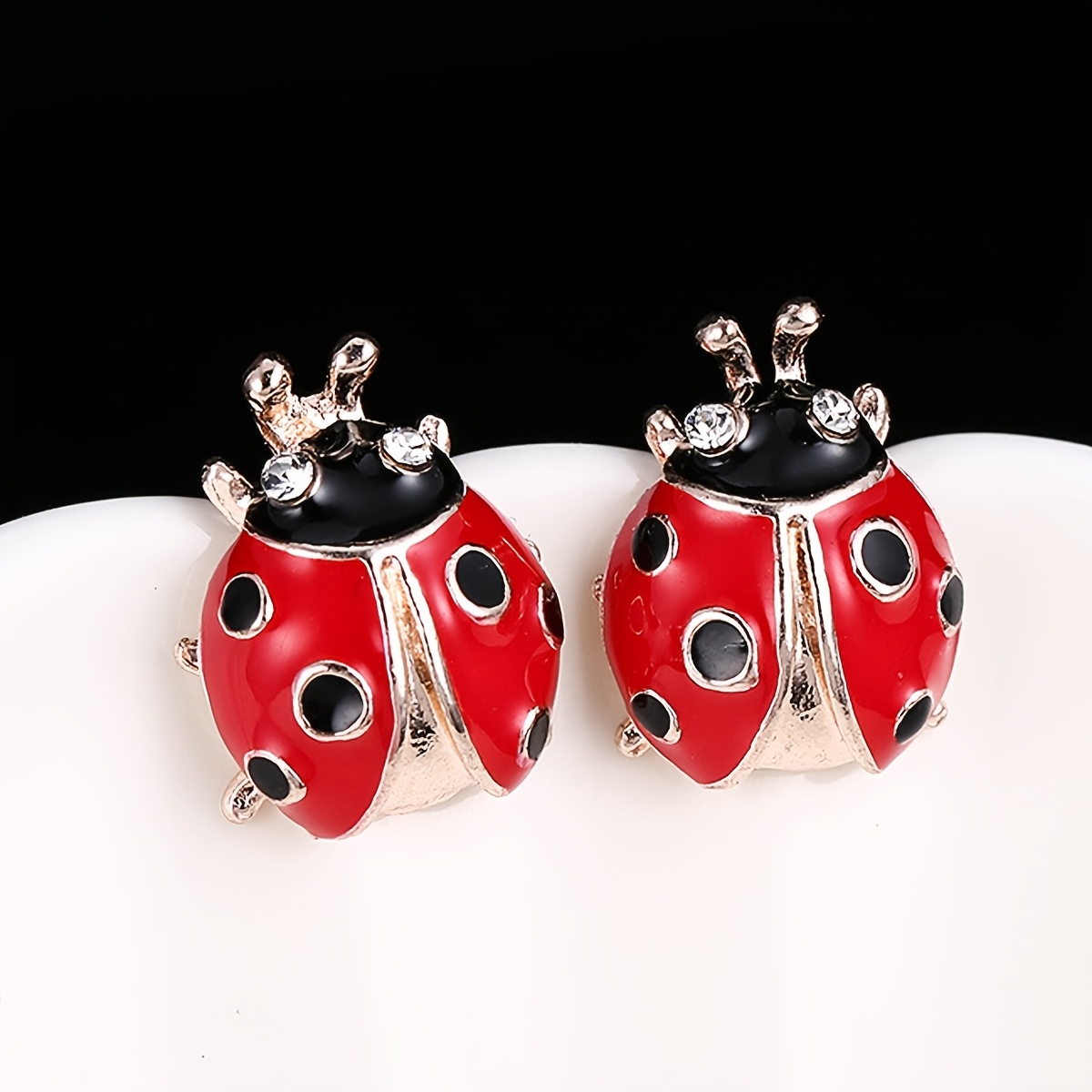A Pair Of Pastoral Style Cute Sweet Metal Ladybug Stud Earrings For Women, Holiday Birthday Date Party Vacation Shopping Daily Accessories