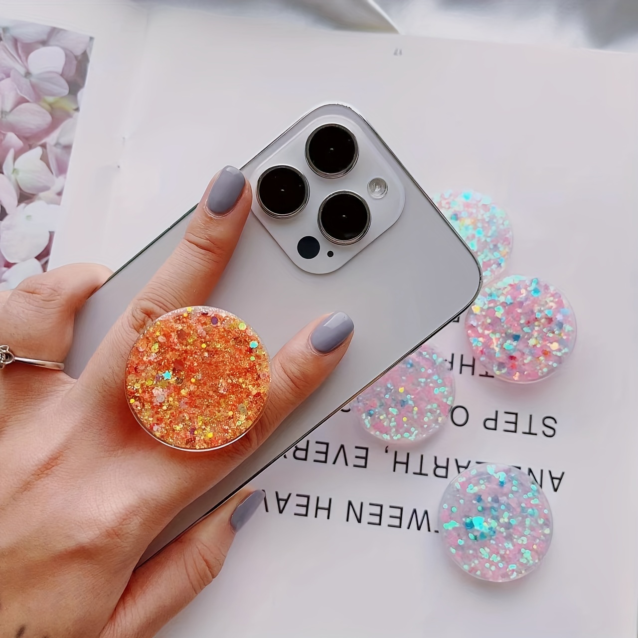 

Waterproof Abs Phone Holder With Glittery Star Design, Expandable Round Grip Stand For Smartphones