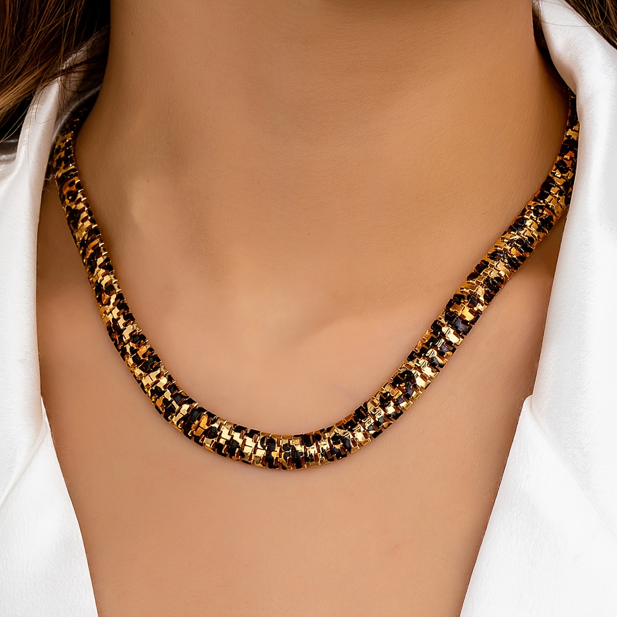 TEMU A Versatile Women's Jewelry Necklace With A Trendy Leopard Print Series