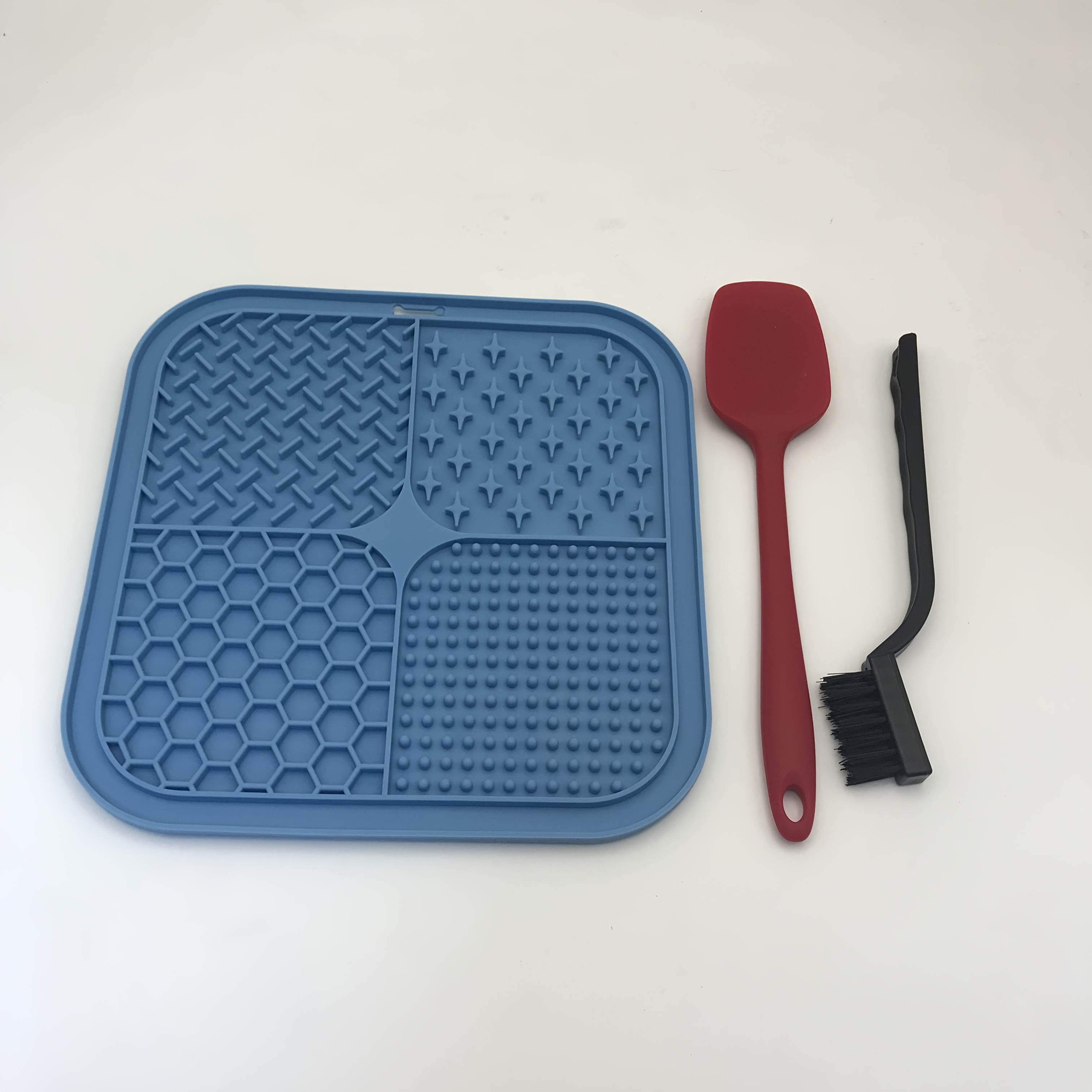 TEMU 3-pack Silicone Dog Lick Feeder Mat Set, Slow Feeder For Large And Small Dogs, Anxiety , Ideal For Training, Pet Butter & Peanut Butter Feeding
