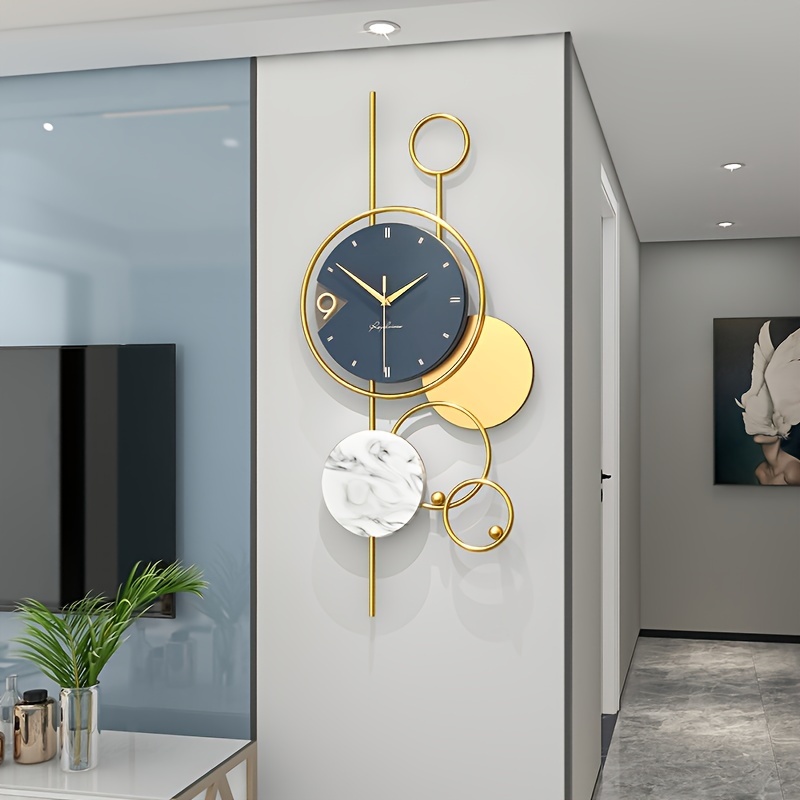 

1pc Round Large Decorative Wall Clock, Metal Case Wall Clock, Modern Simplicity Light Luxury Wall Clock, Battery Powered Clock, Used For Living Room Decoration (without Battery)