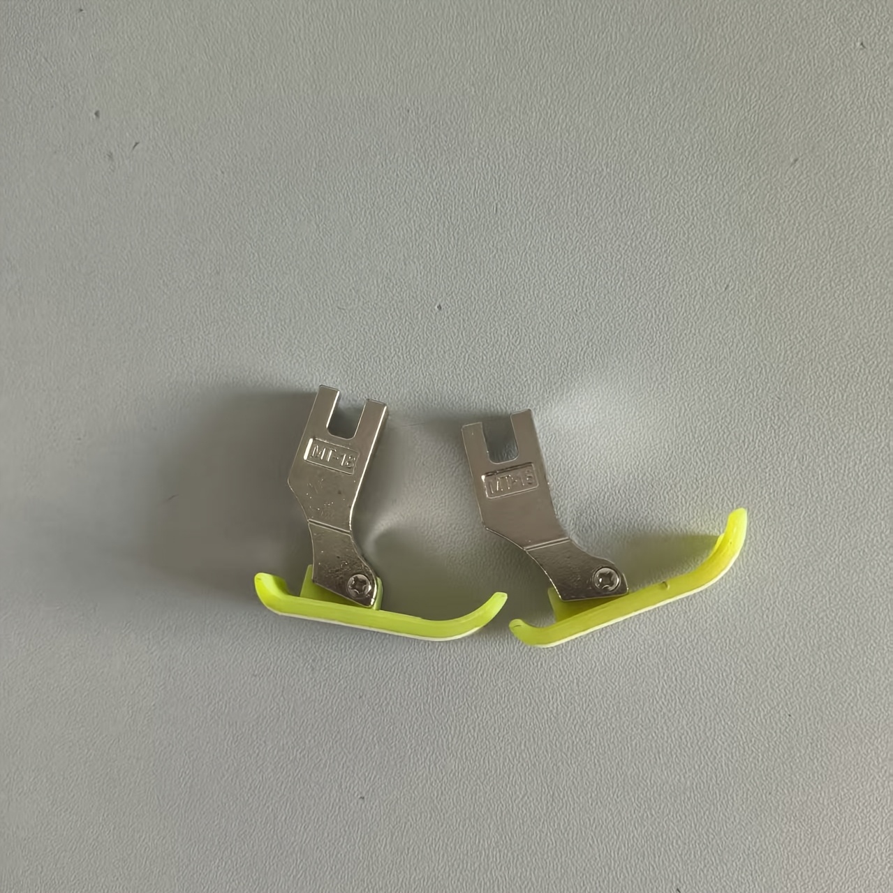 2pcs Of Plastic Presser Feet