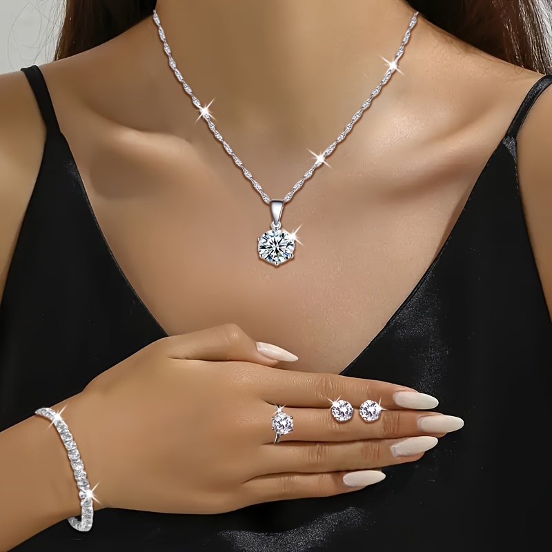 

4 Pieces Of Women's Jewelry Set Sparkling Moissanite Set Luxurious Design An Accessory Ladies