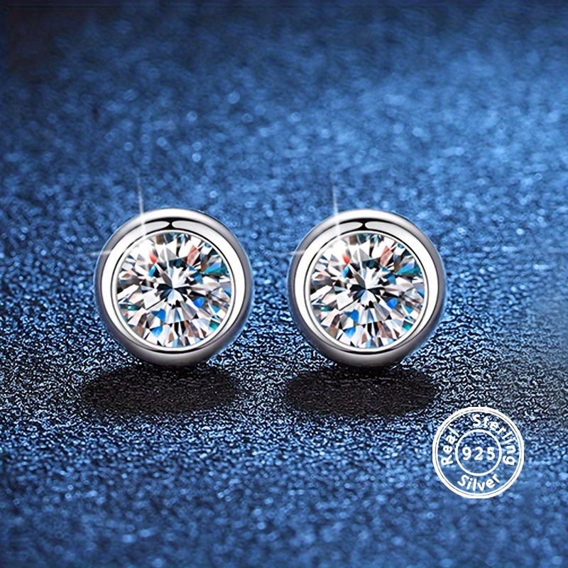 

Tiny Delicate Round Design Stud Earrings Moissanite Inlaid 925 Sterling Silver Hypoallergenic Jewelry Pretty Female Gift