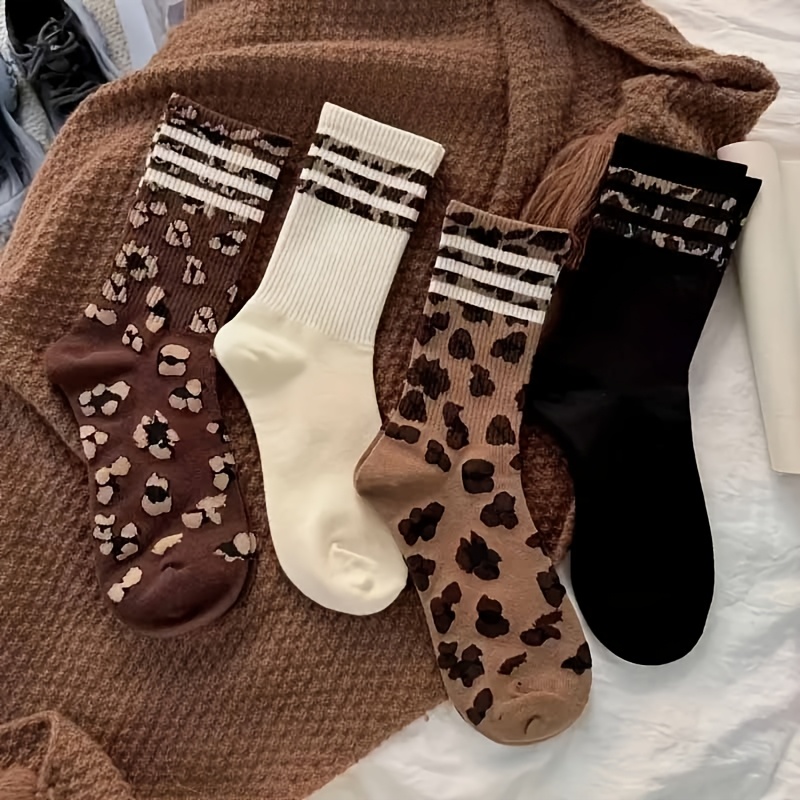 E-shop 4 Paar Damenmode Weiche Bequeme Sportsocken, Damenmode Mid-Calf Socken - Gemischte Herz- und Leopardenmuster, Neutral Farben für alle