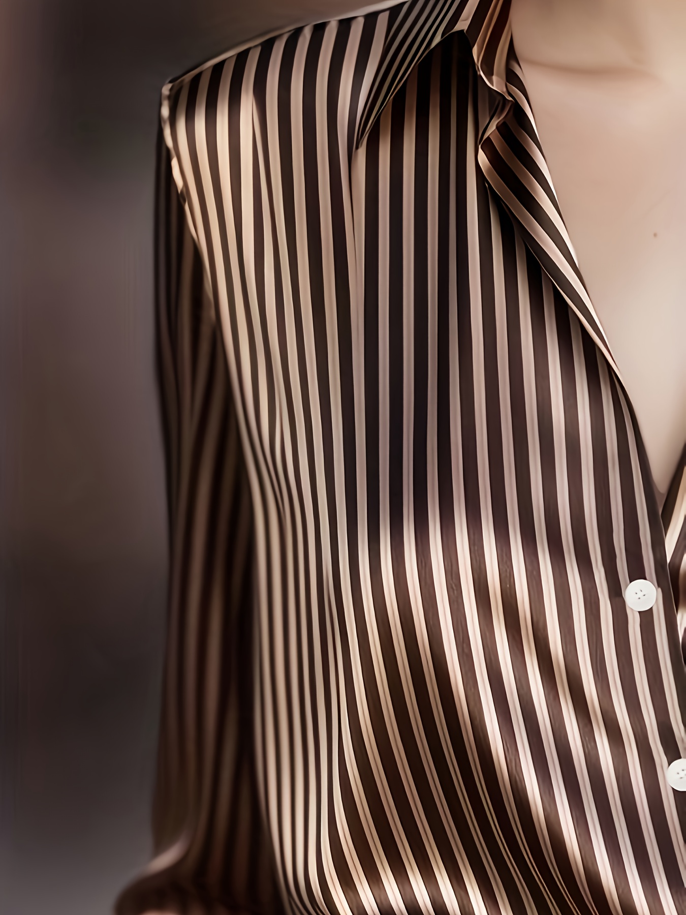 Camisa de satén a rayas elegante de alta gama para mujer, moderna y de moda para primavera y otoño