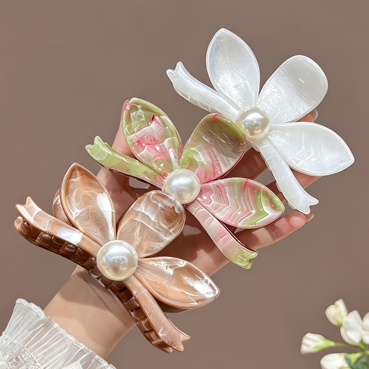 TEMU Random 1pc Out Of 3 Colors Women's Hair Claw Updo Hair Clip Fashion Hair Accessory