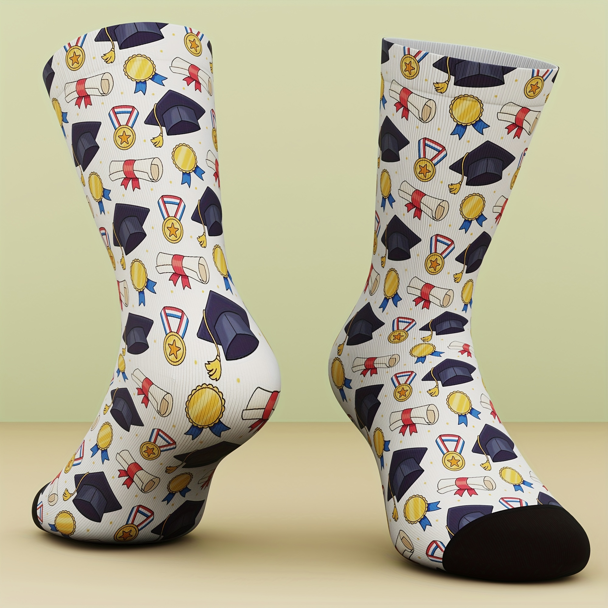 TEMU A Set Of Unisex Socks Showcasing A Design Of Graduation Caps And Medals, Unique And Intriguing, An Gift For Sock Lovers, Stylish And Cozy,