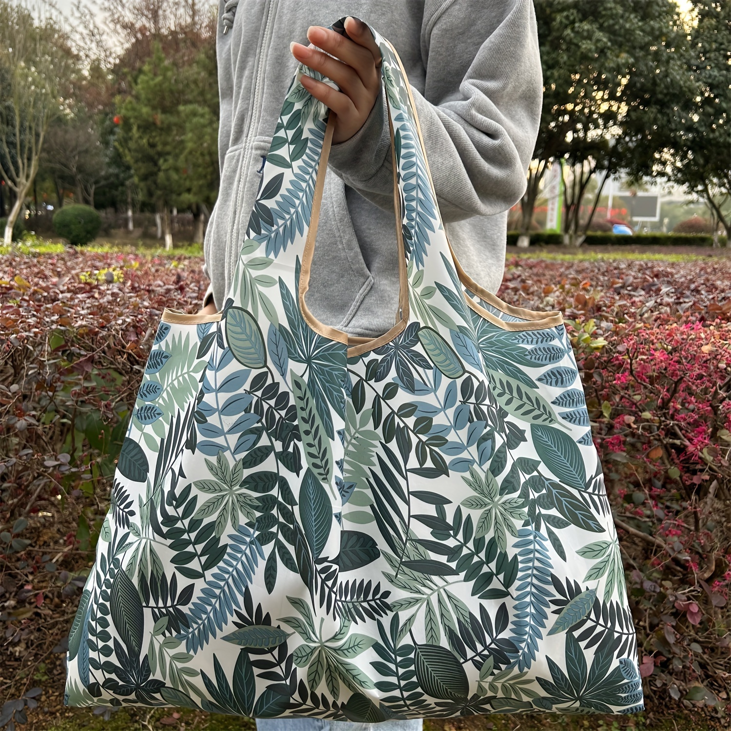 

Large Capacity Tote Bag, Lightweight Foldable Shopping Bag With Leaf Print, Handheld Reusable Grocery Bag