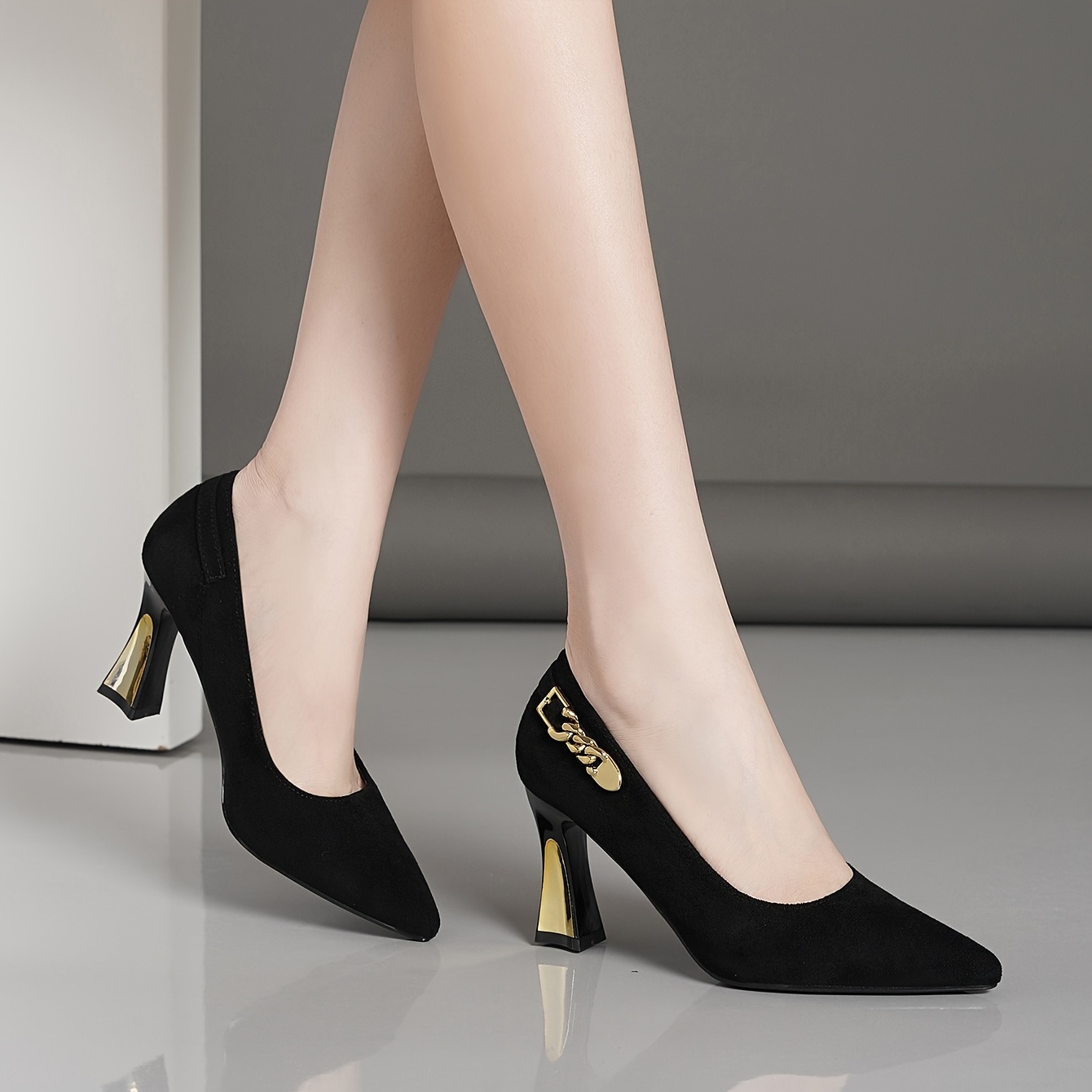 Talons hauts élégants pour femmes Escarpins confortables à bout en  flanelle avec talon épais, détail de boucle dorée et semelle rembourrée po