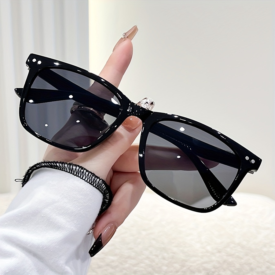 Square Sunglasses with UV400 Protection Lightweight Polycarbonate Frame Piranha Eyewear Maverix Square Black Sunglasses for Men with  main image 4