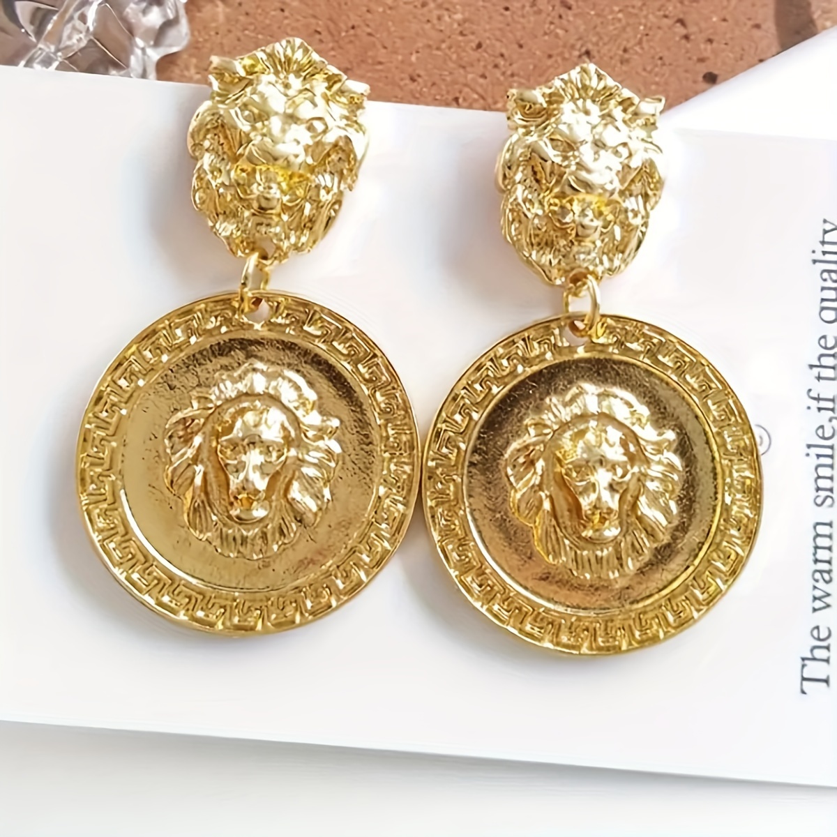 

Paire de Boucles d'Oreilles Pendentif Tête de Lion Uniques - Élégantes en Acier Inoxydable Doré avec Tiges en de , Parfaites pour , Accessoire de Fête Luxueux